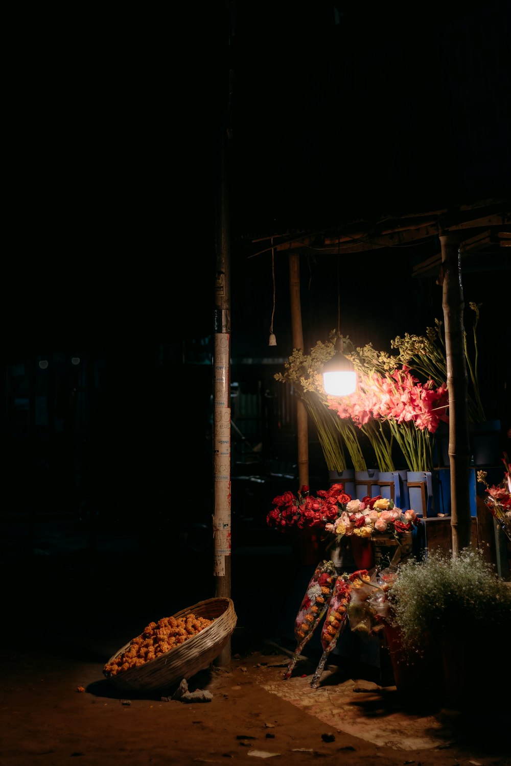 a bunch of flowers that are sitting on a table