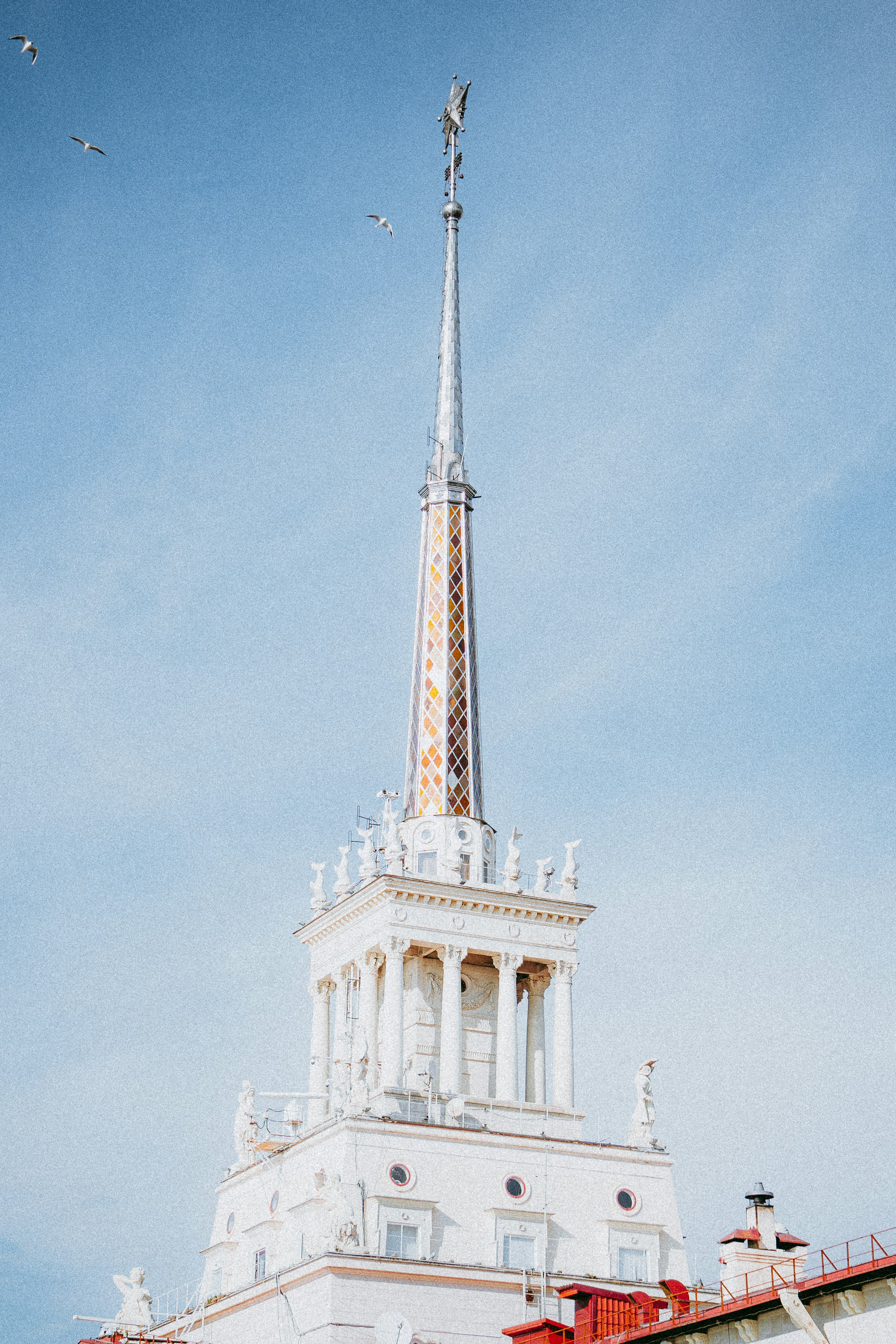 Photo by sergeyuxui