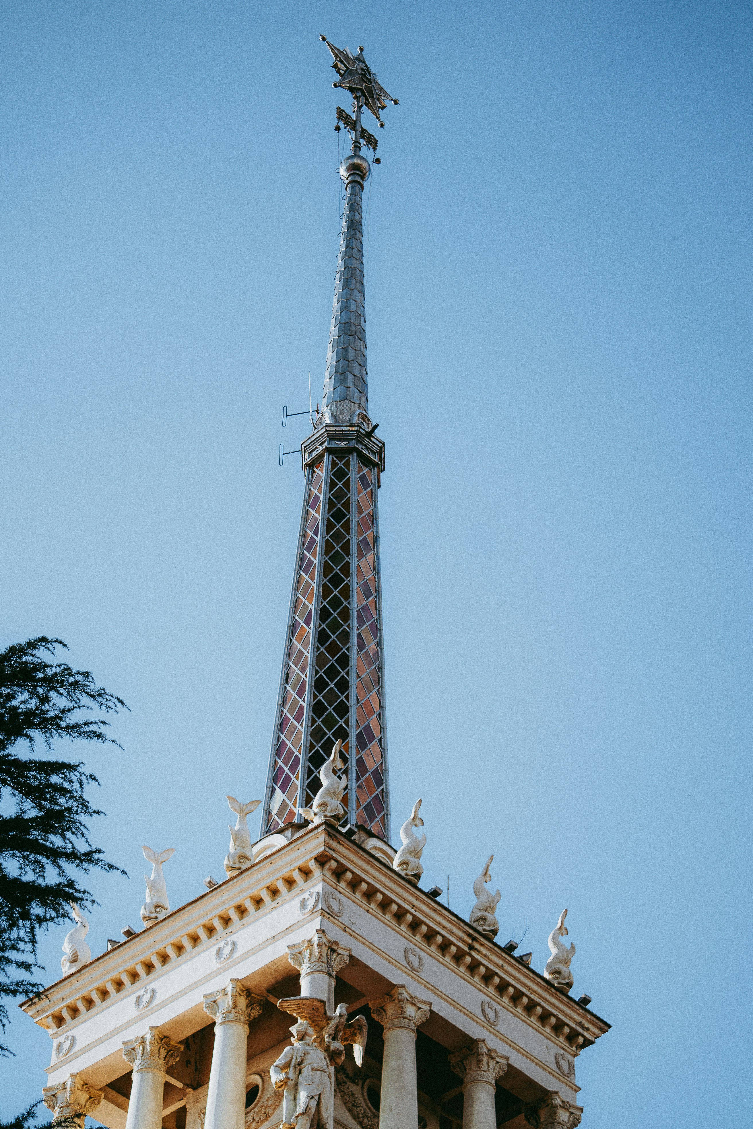 Photo by sergeyuxui