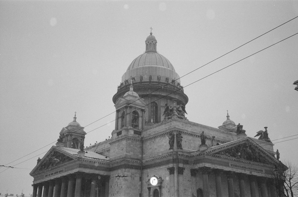 a black and white photo of a large building