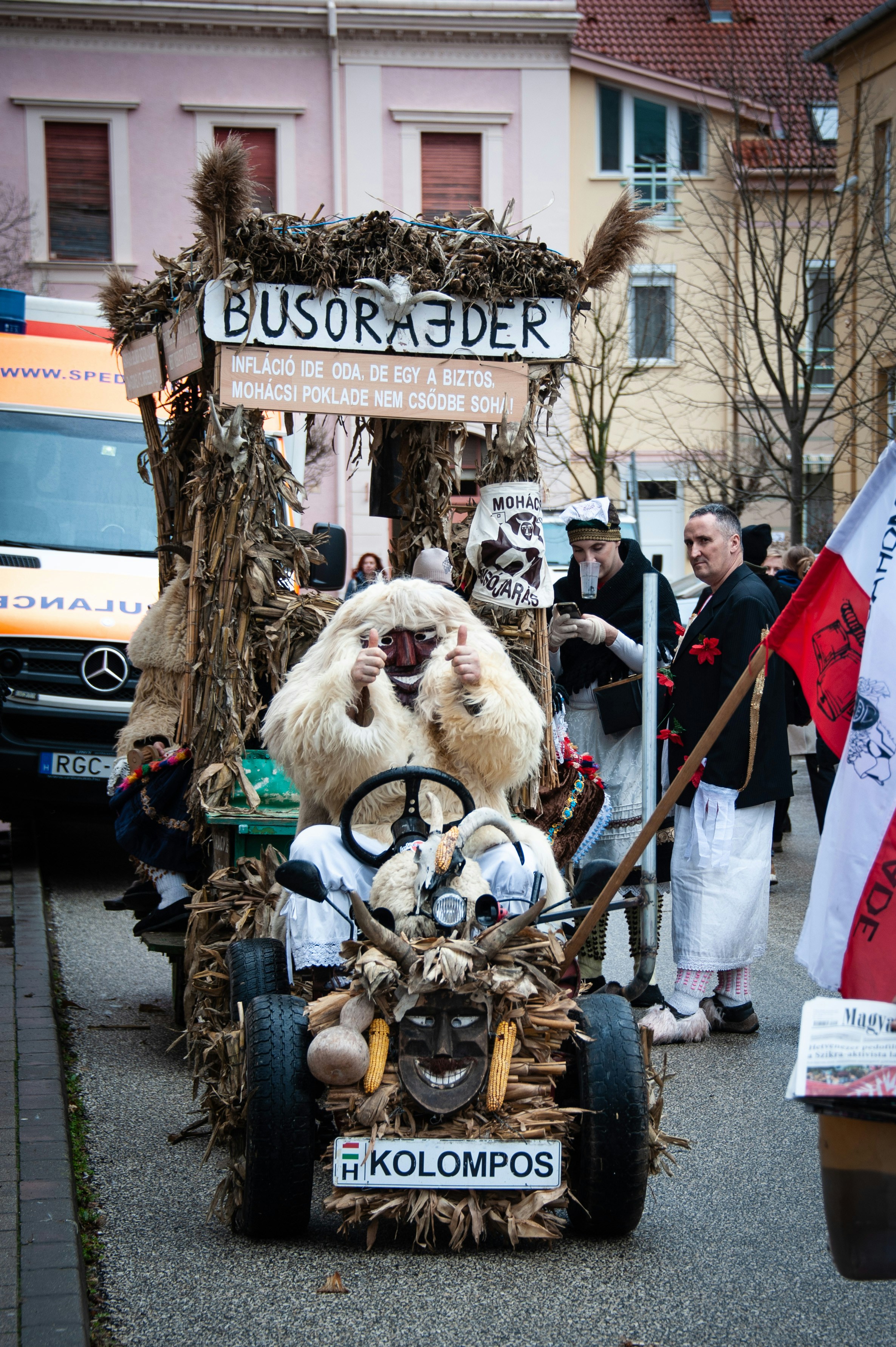 gray computer monitor