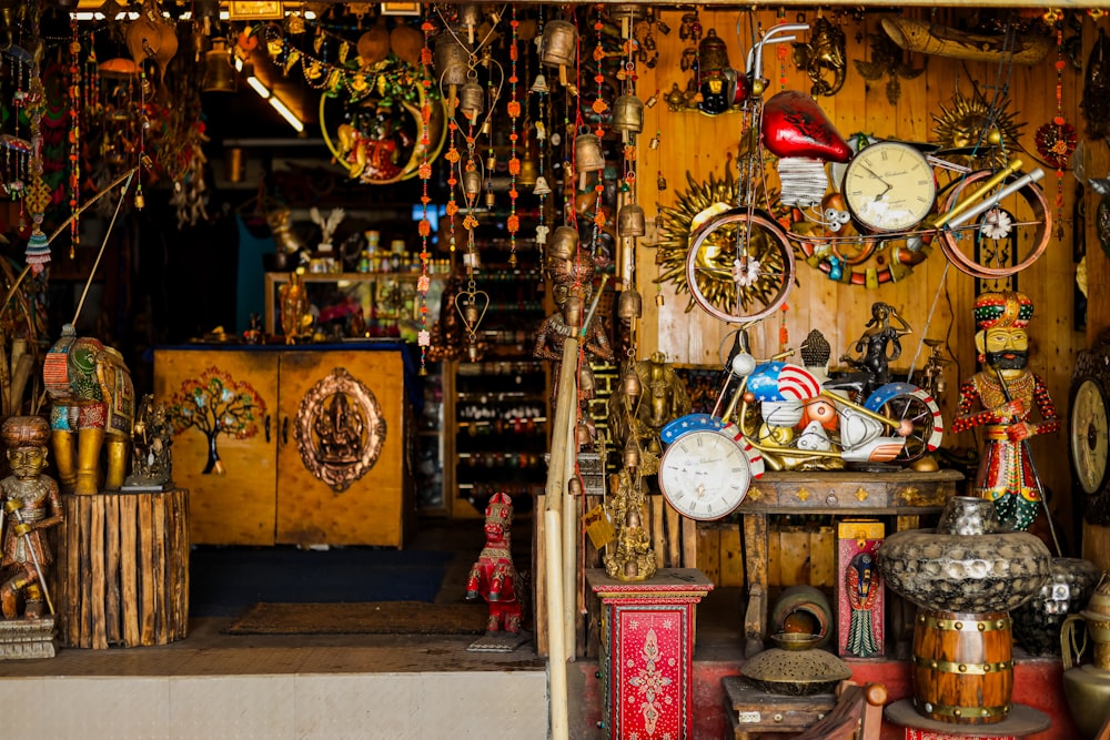 a store filled with lots of different types of clocks