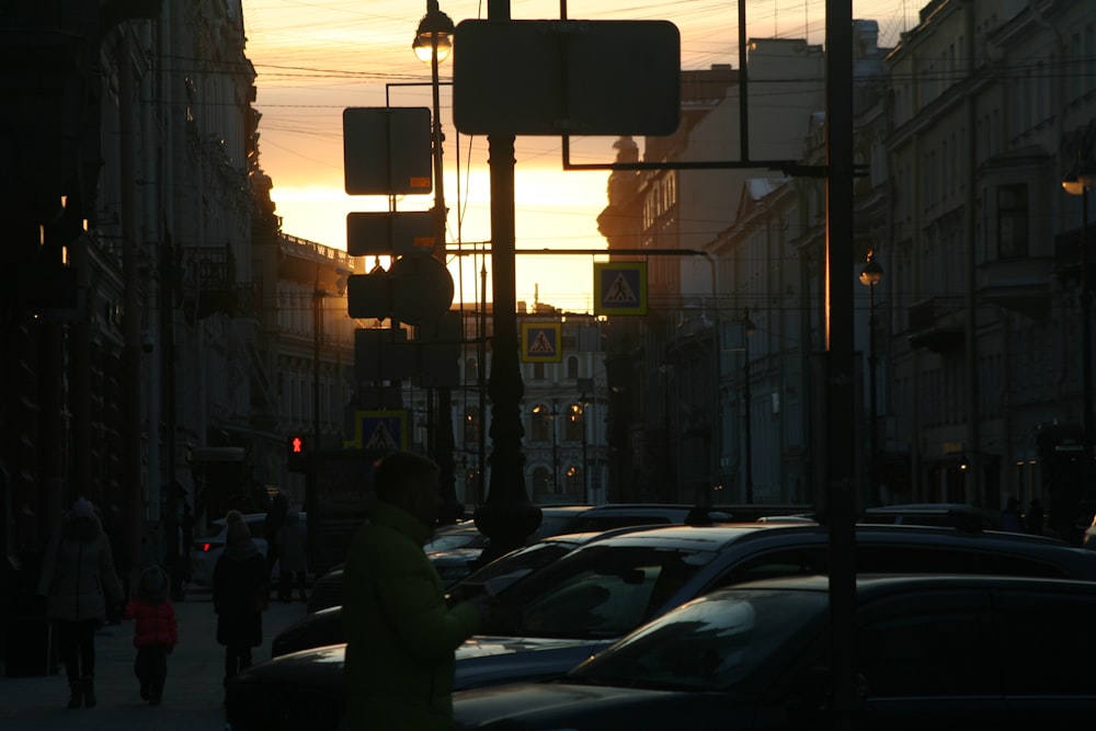 a city street filled with lots of traffic