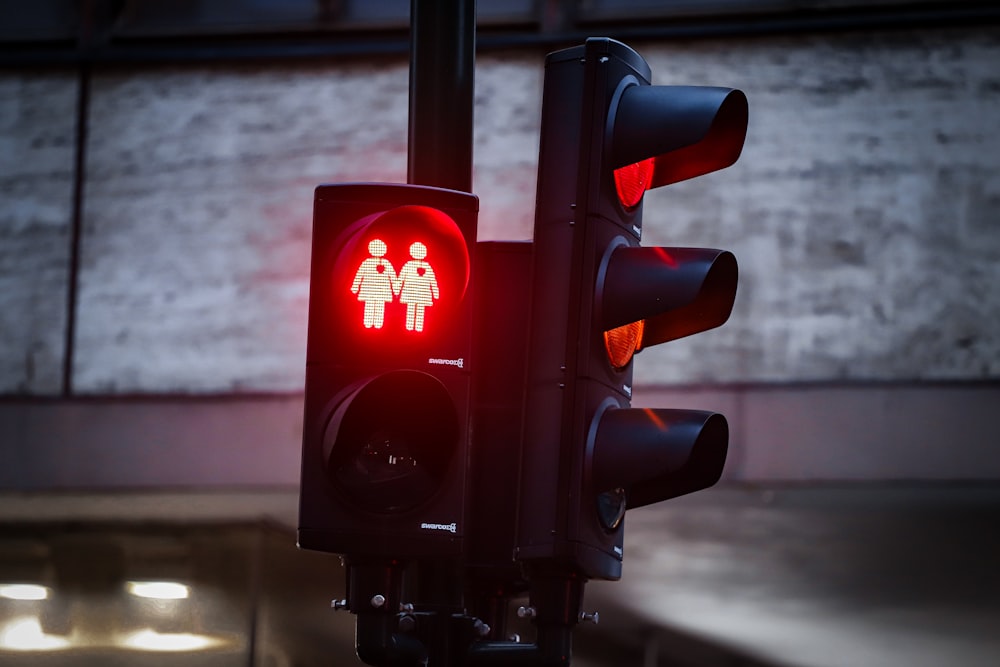 a traffic light with a red light on it