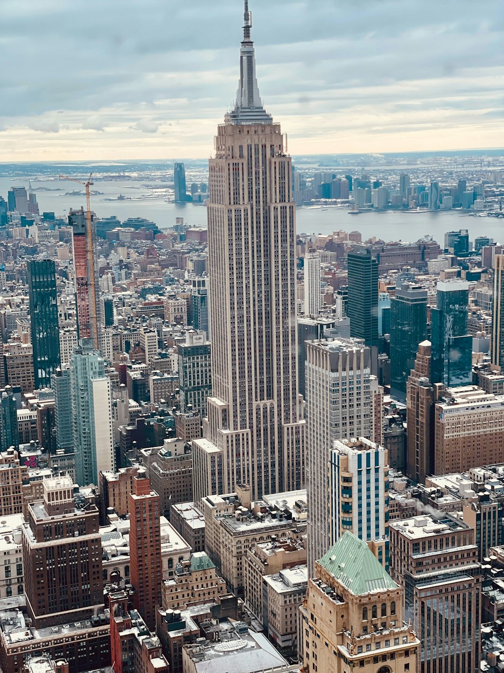 a view of the empire building in new york city
