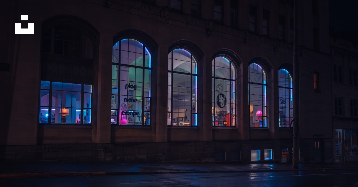 A building that has a bunch of windows in it photo – Free Butler Image ...