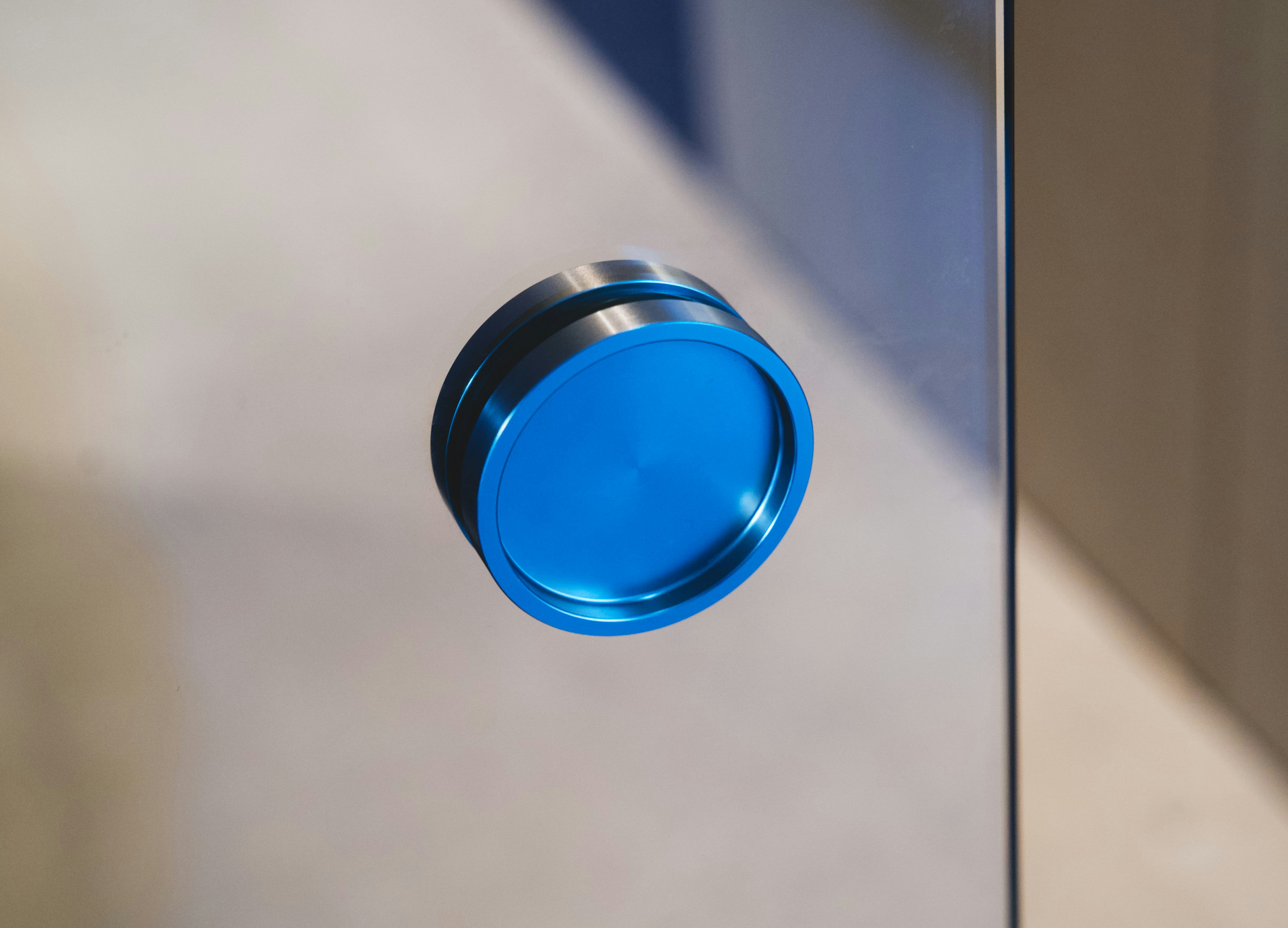 Meeting room door knobs