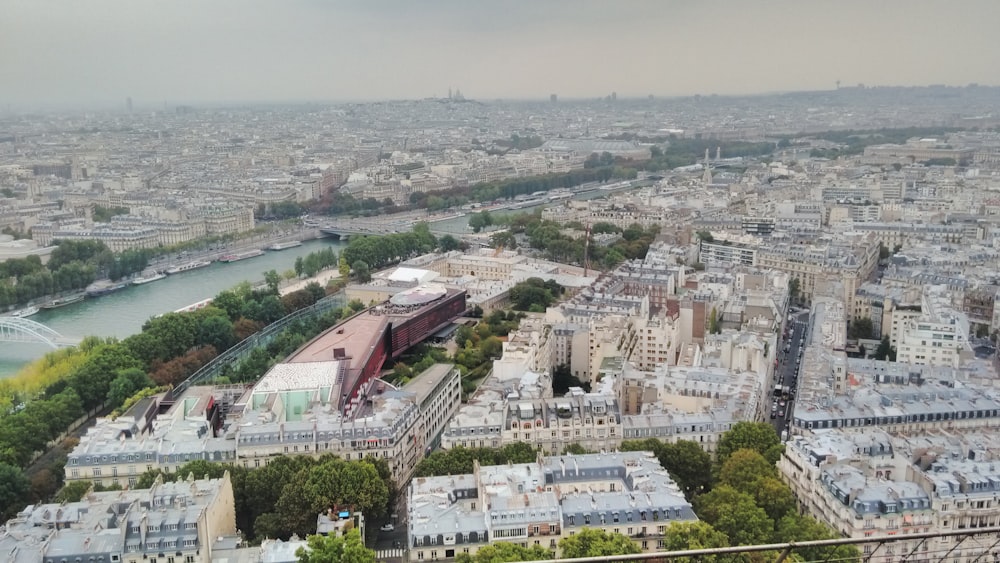 에펠탑 꼭대기에서 바라본 파리 시내 전경