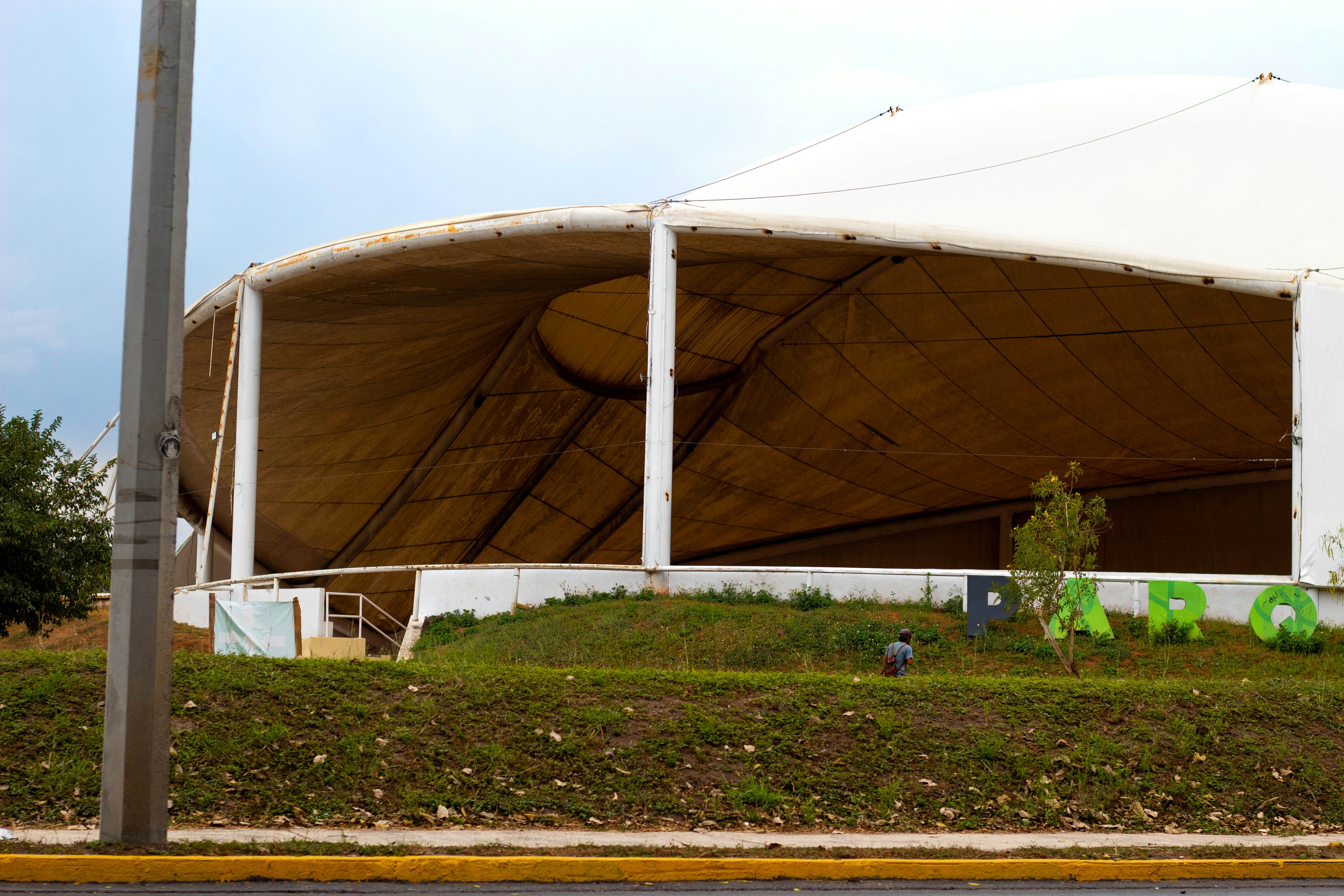 11 Modular Tent Design Ideas for Weather-Adaptive Structures