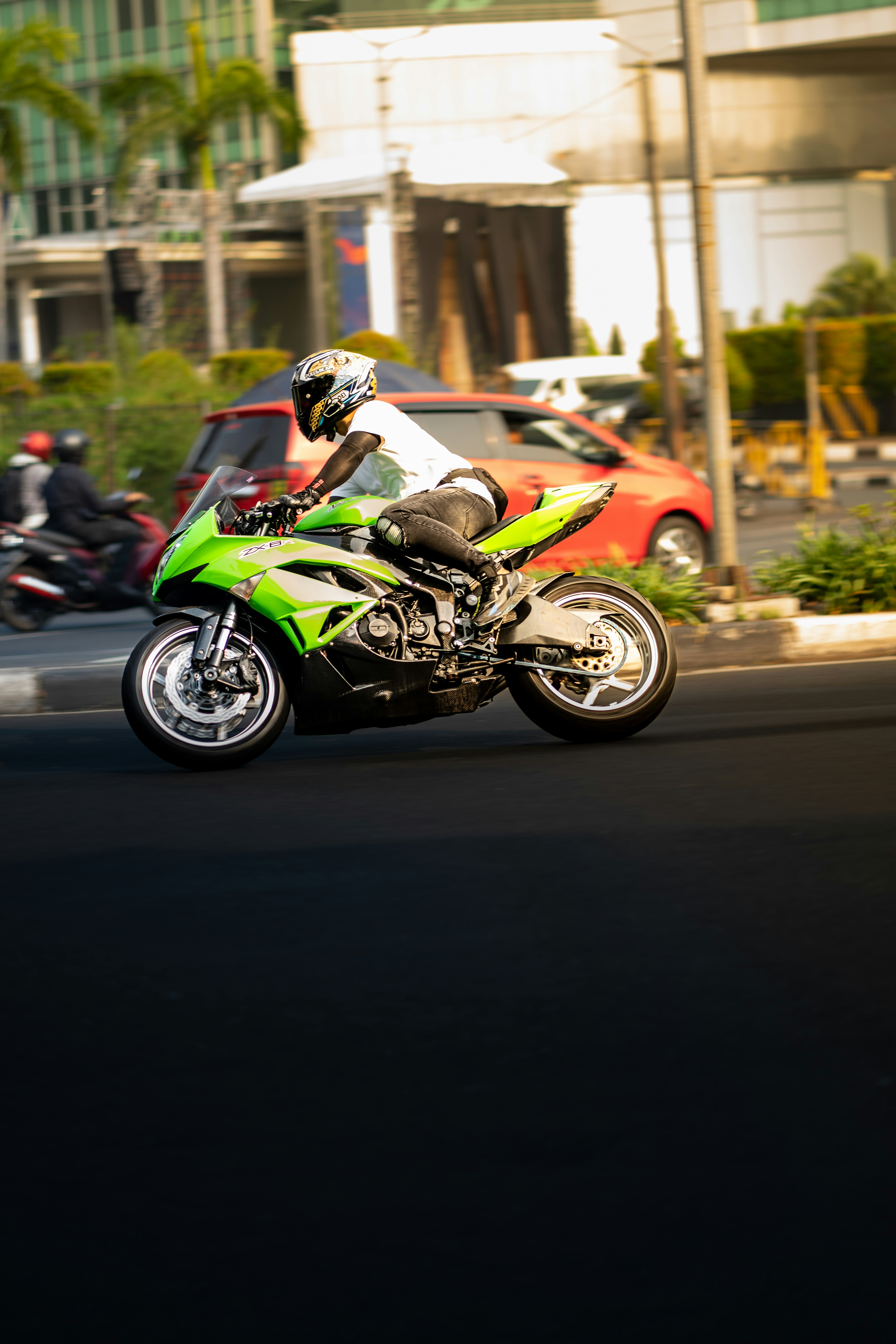 April Weather Patterns Across Indonesia's Major Island Groups