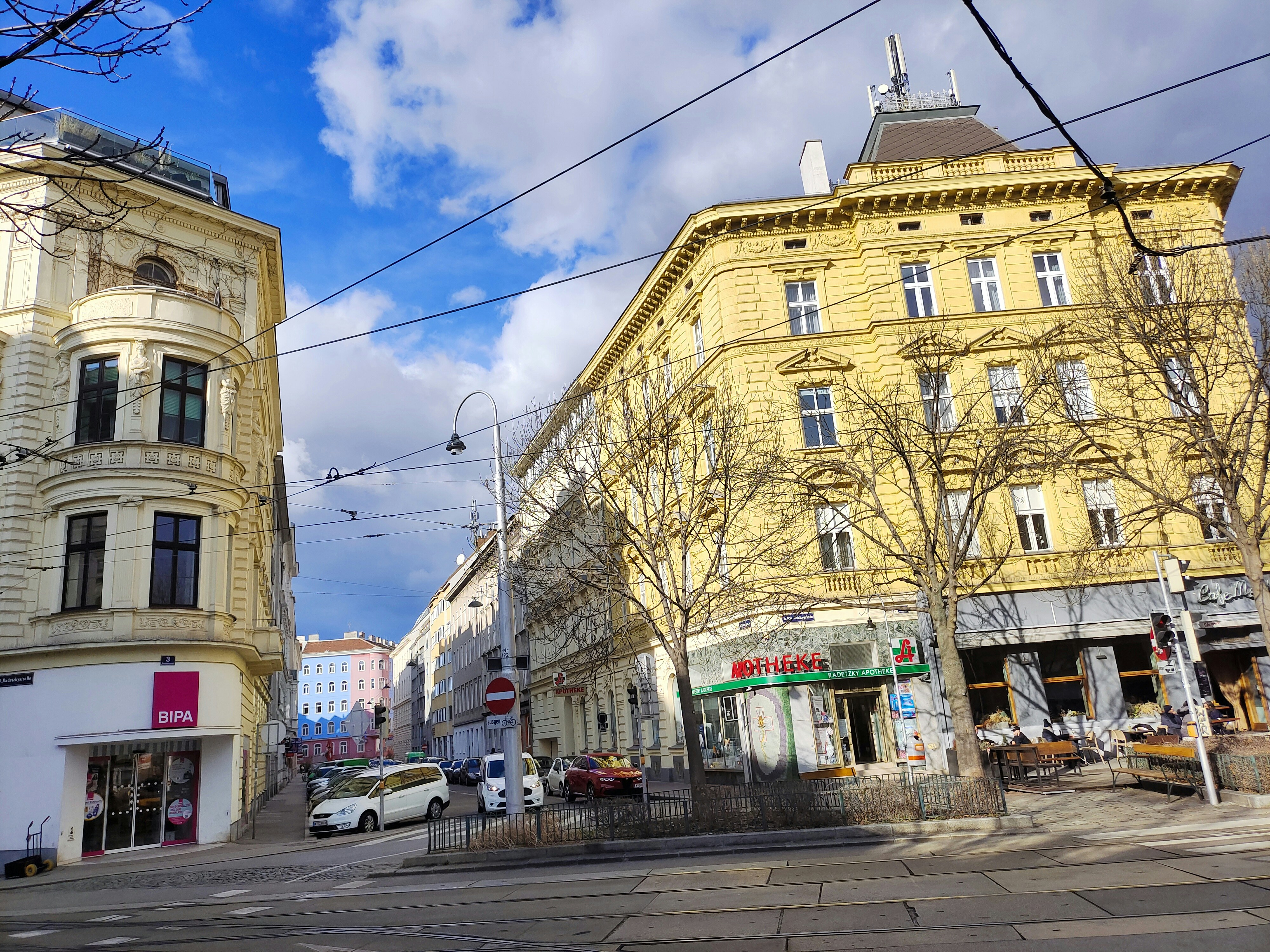 Photo by joshimilestoner