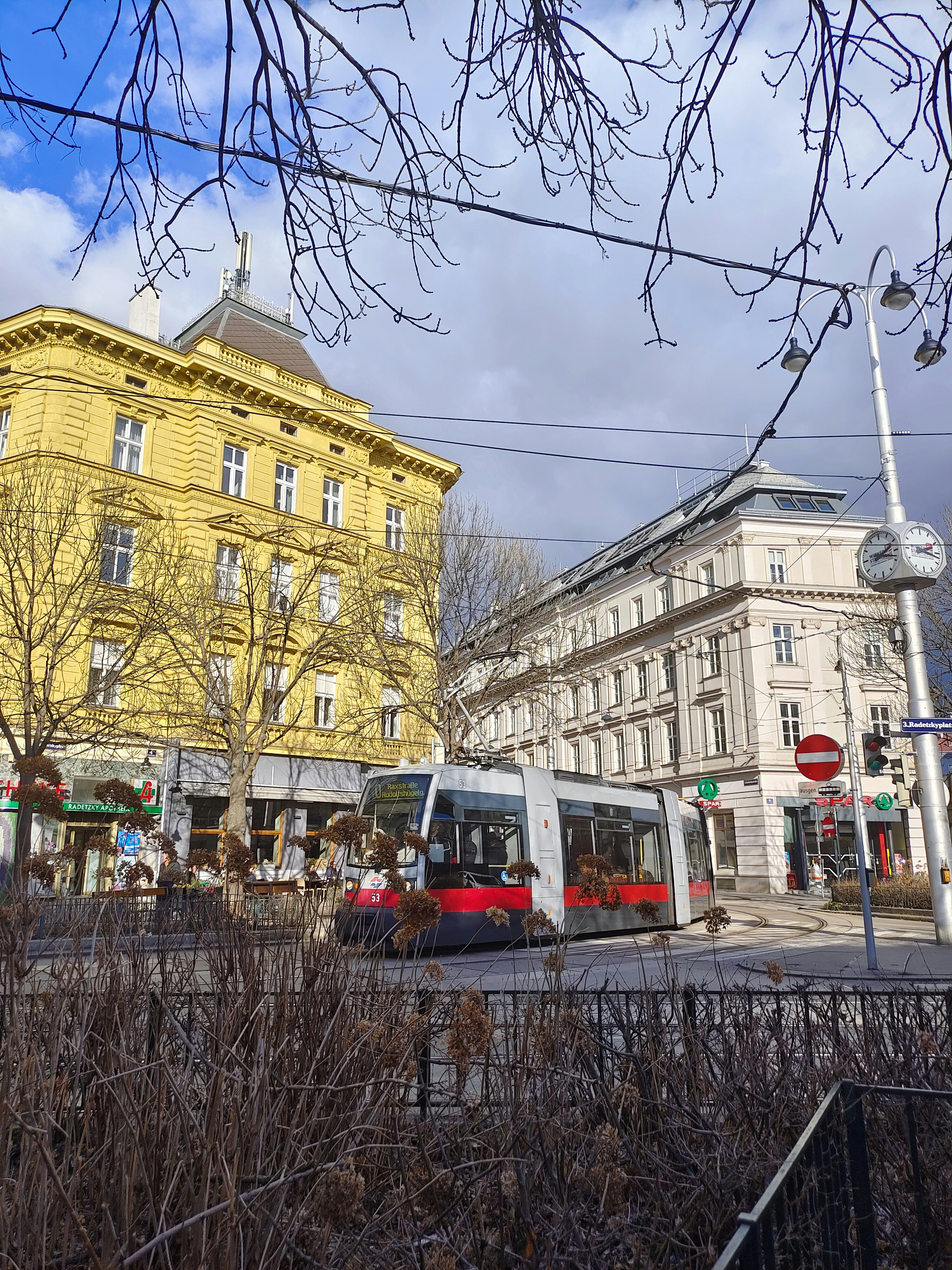 Photo by joshimilestoner