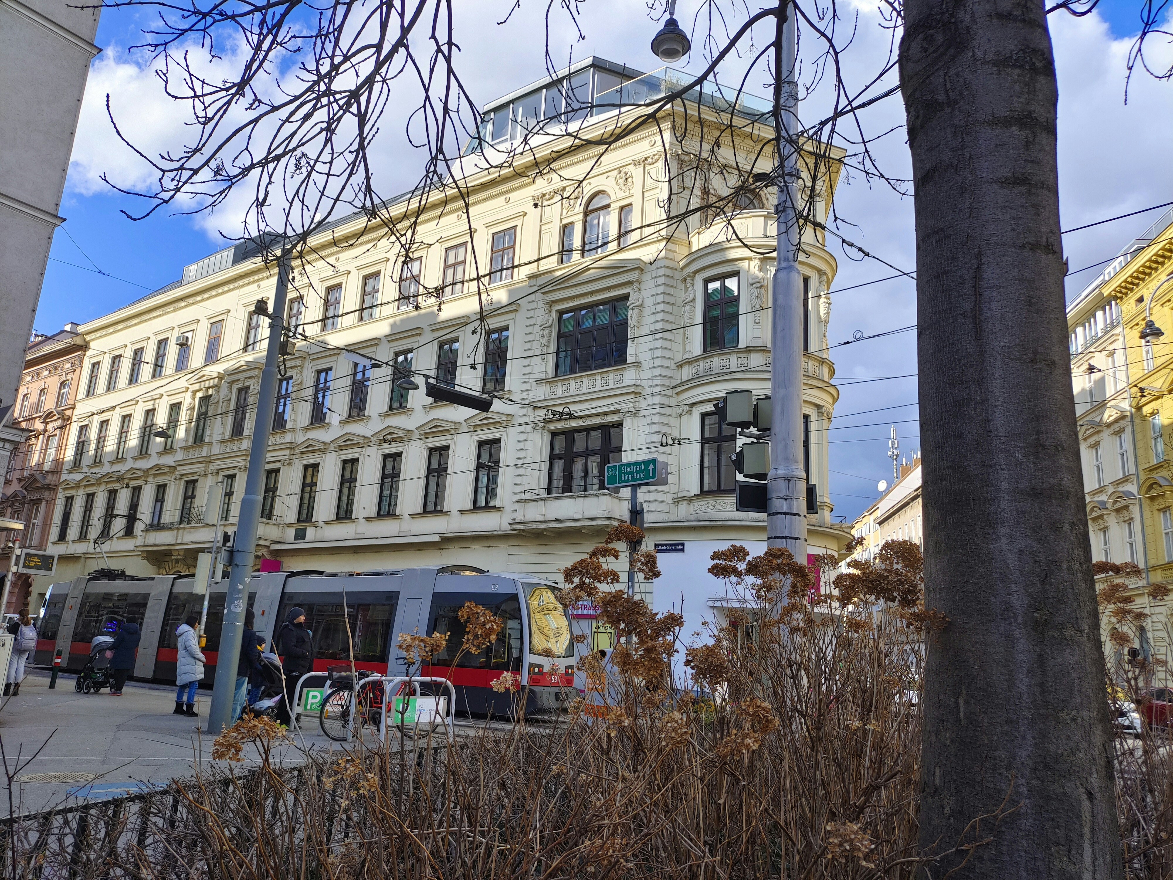 Photo by joshimilestoner