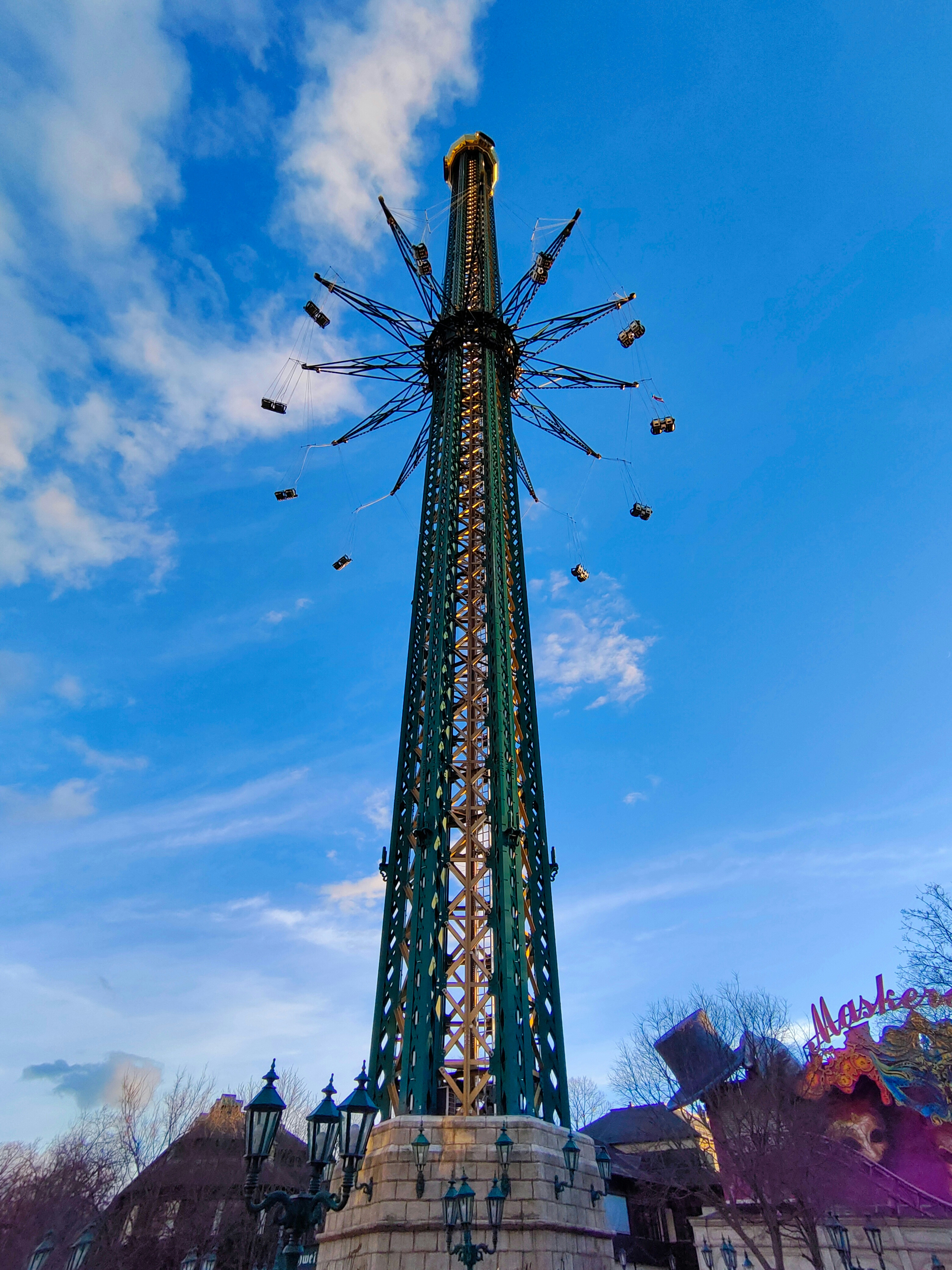 Photo by joshimilestoner