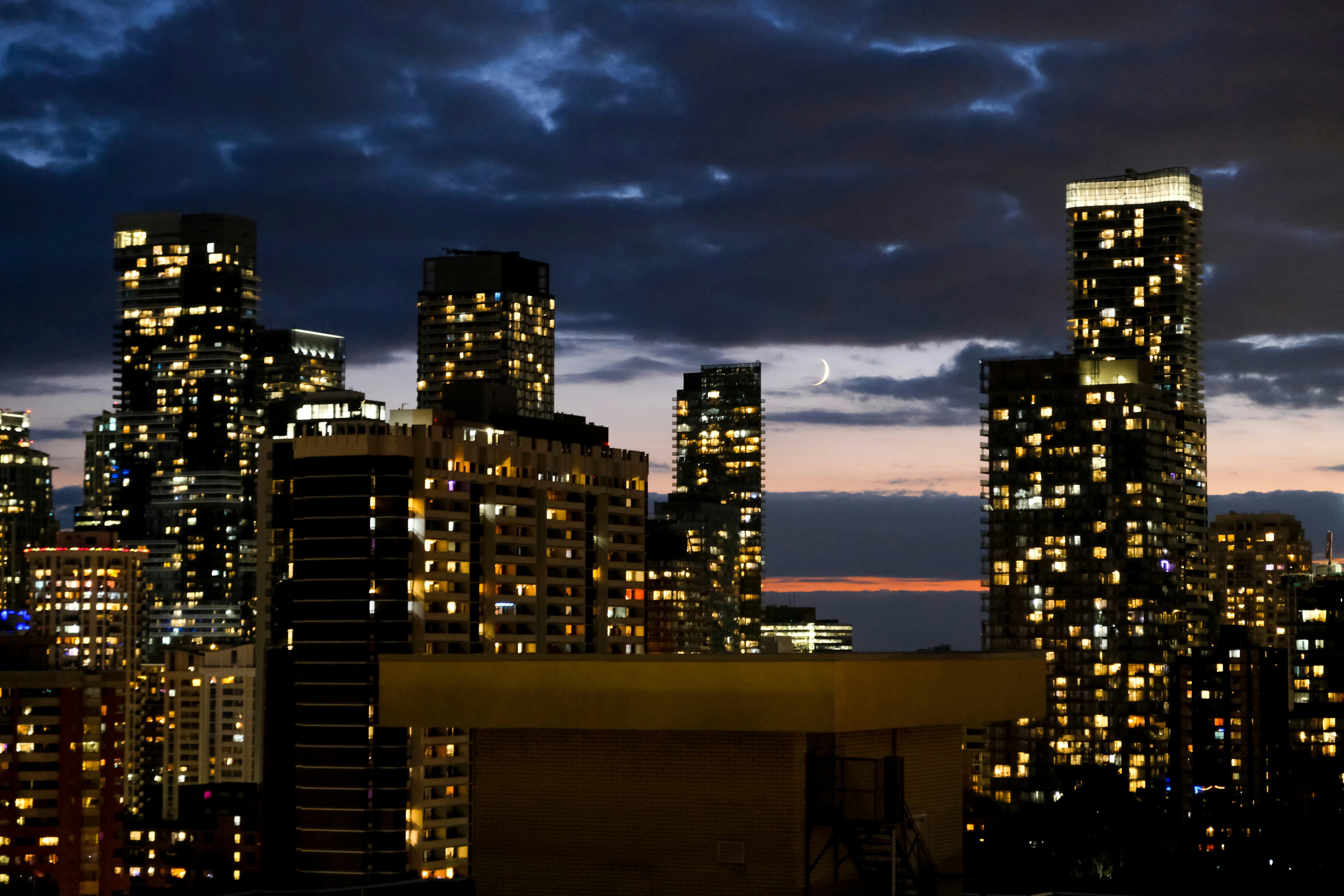 City skyline dinner with romantic lighting - romantic restaurants near me
