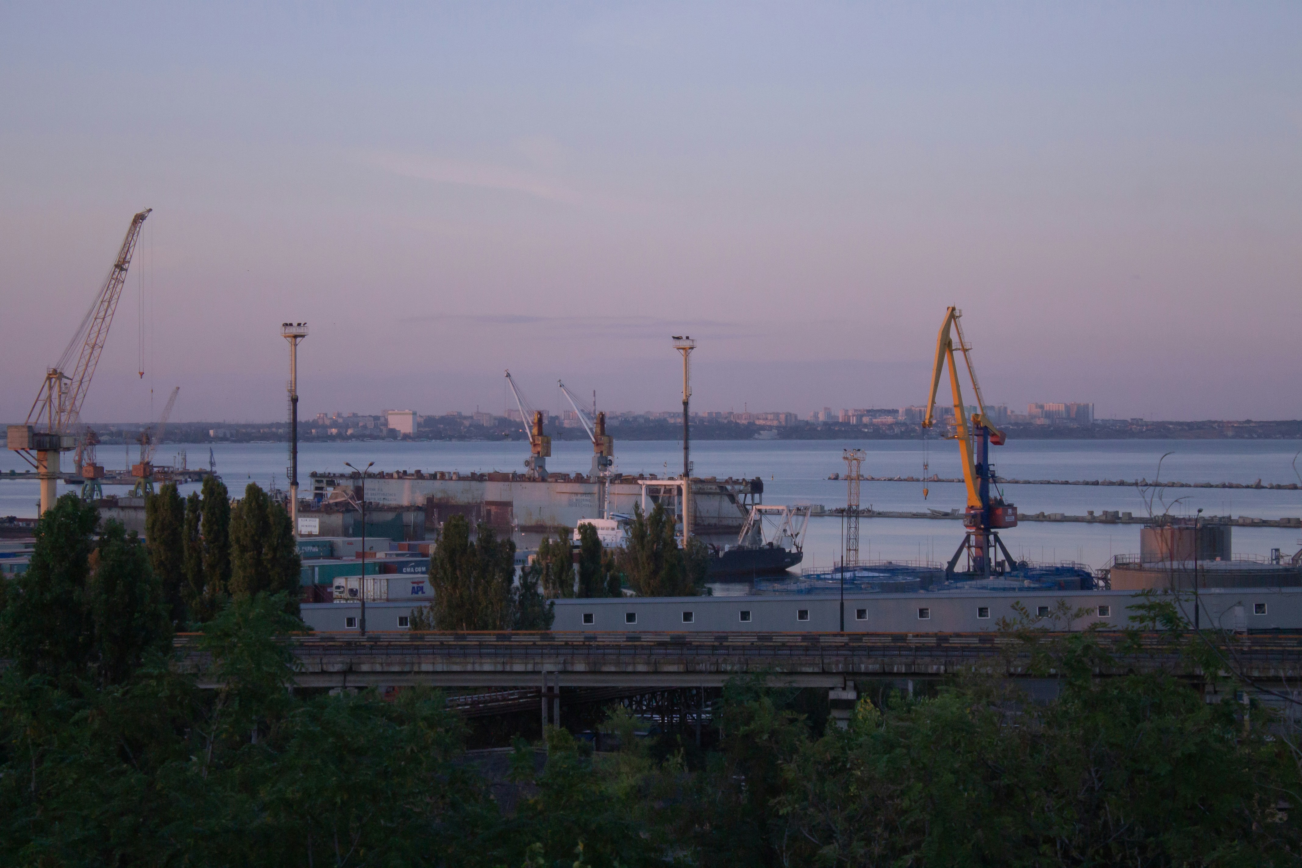 Wie Angriffe auf Odessa den ukrainischen Kornkammer-Export drosseln