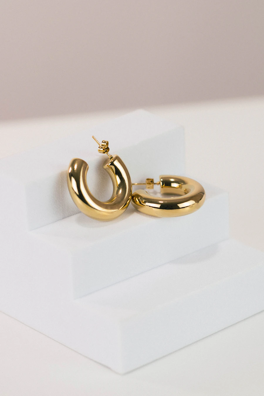 Everyday Hoops – gold plated earrings