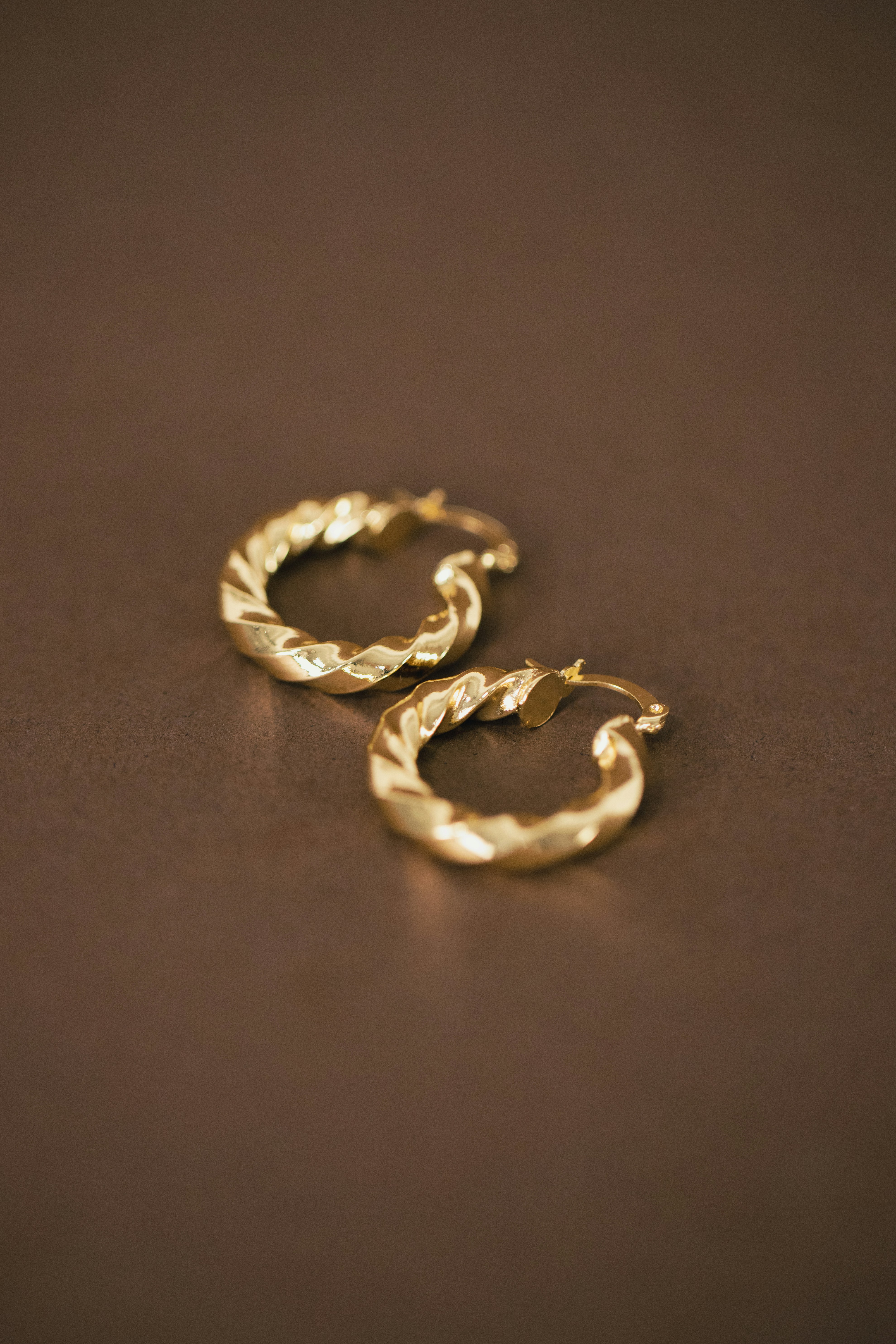 Unique twisted gold ring design