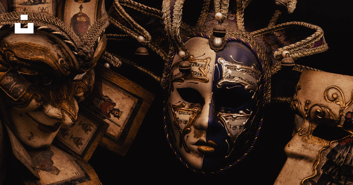 Masks Joined A couple of masks that are next to each other photo – Free Máscara ...
