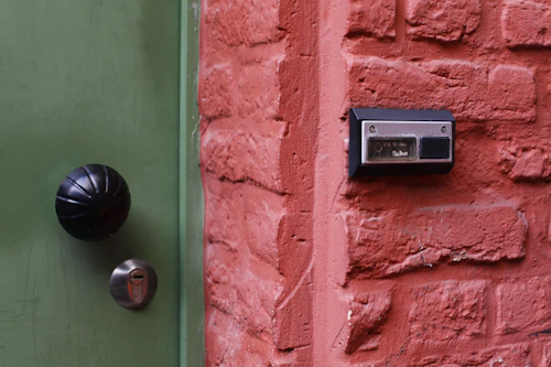 Door handle and lock in Muscat