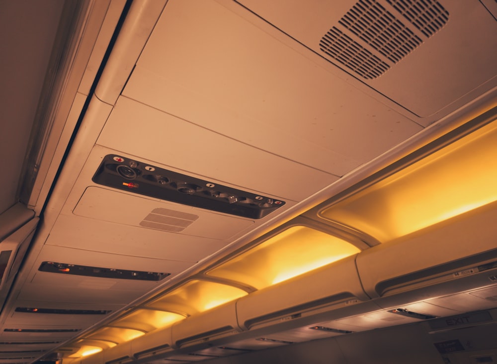 a view of the ceiling of an airplane