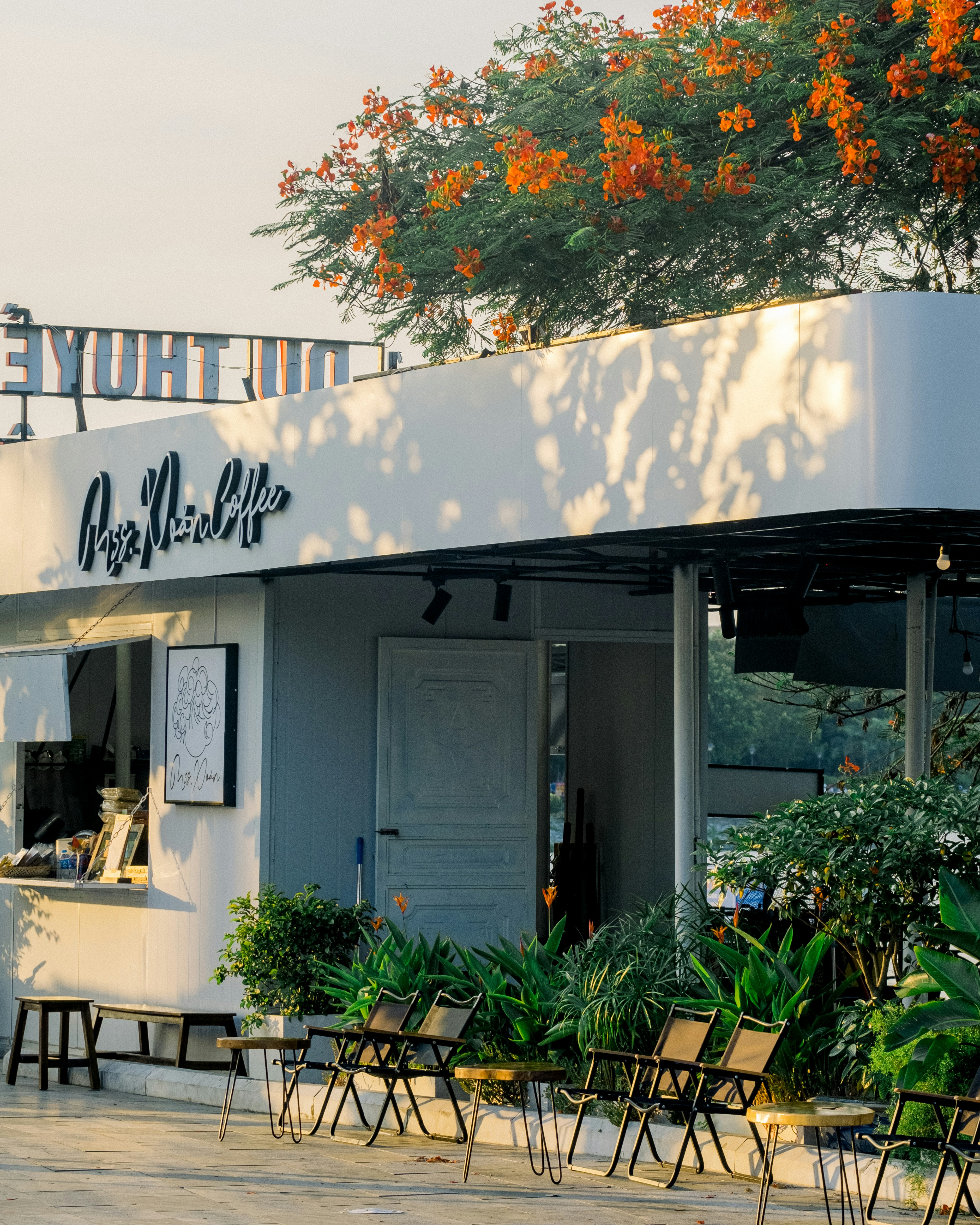art exhibit cafe