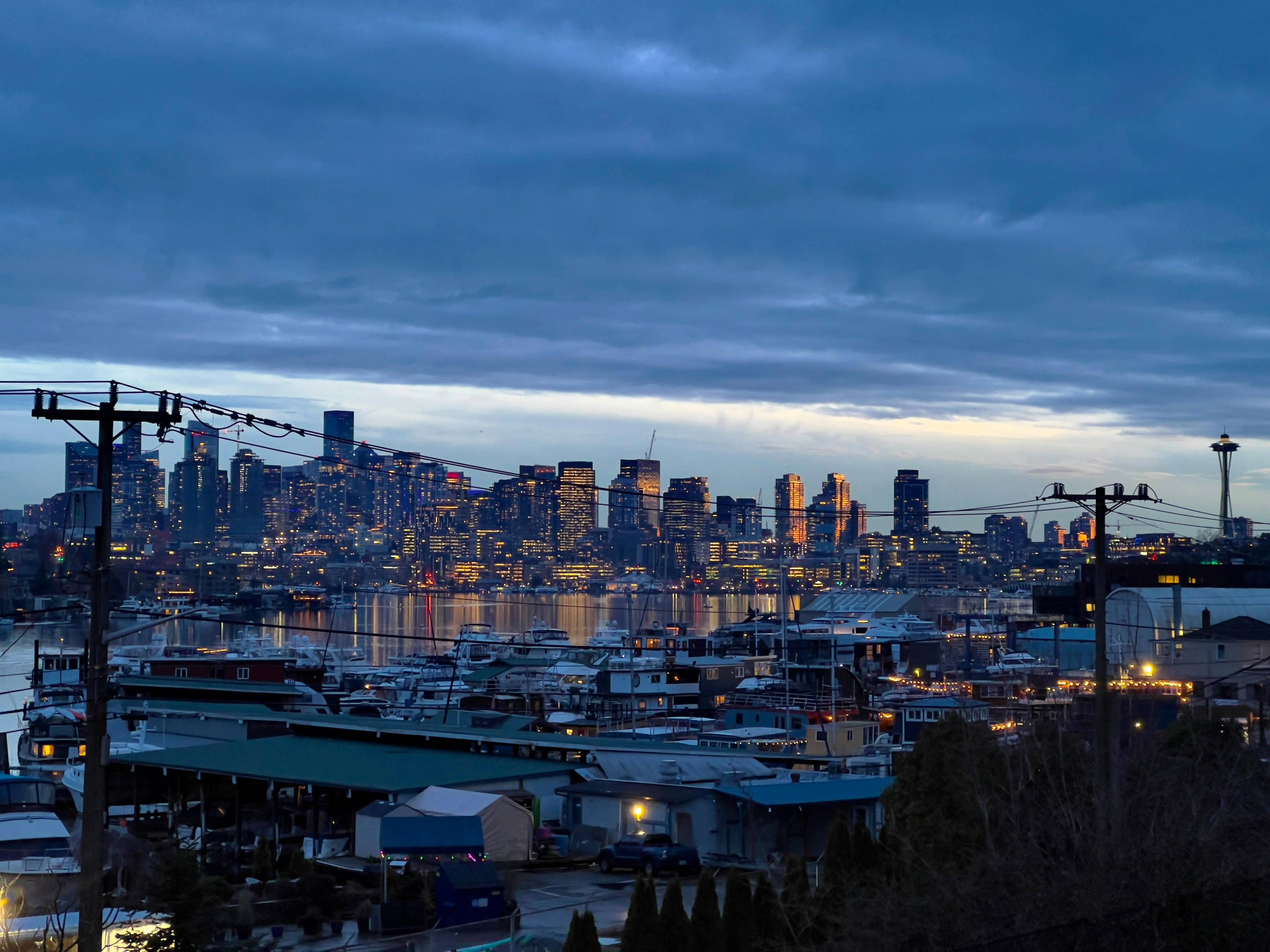vista del horizonte de la ciudad de noche