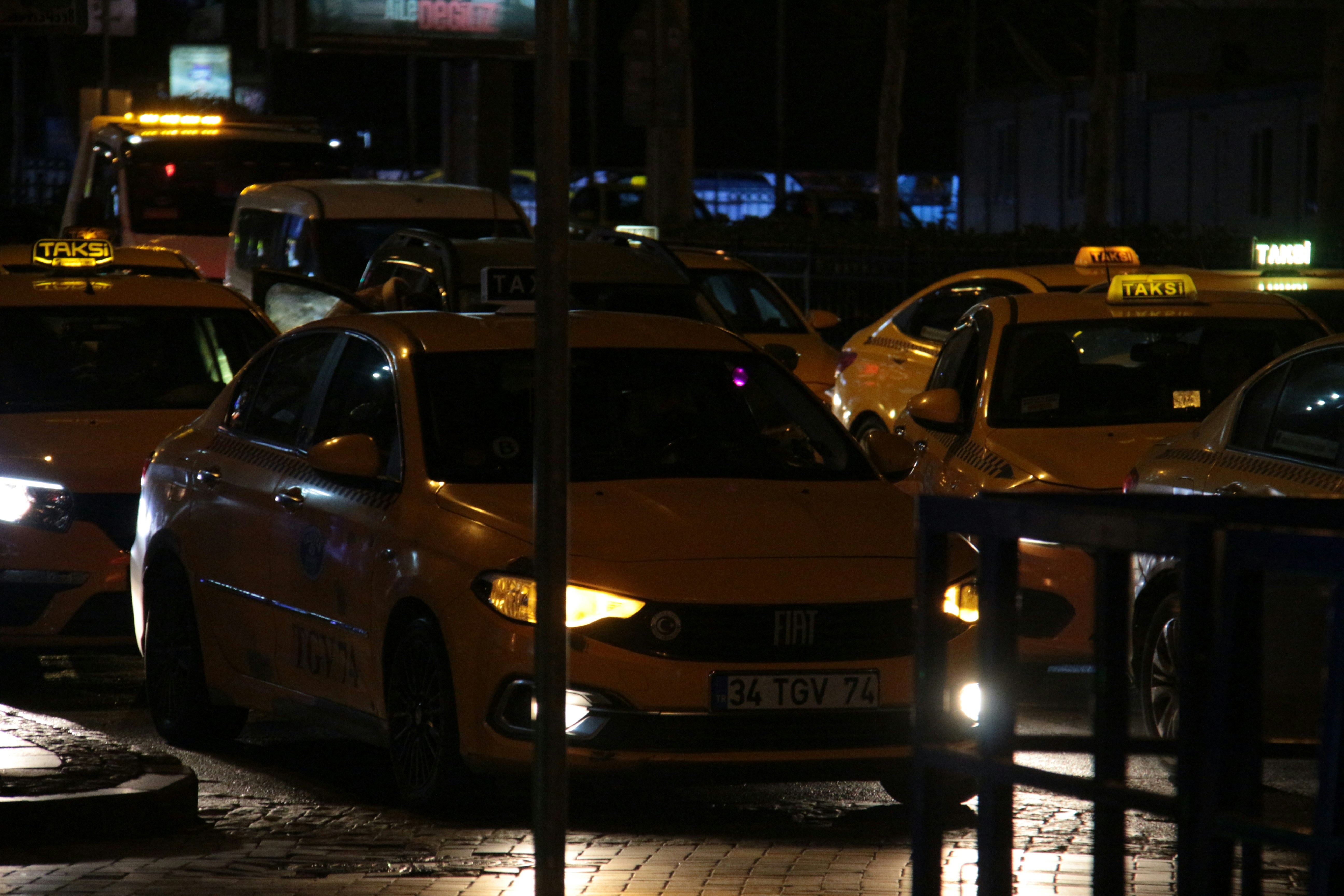 Istanbul budget: Taxis and Ride-Sharing: When to Use Them