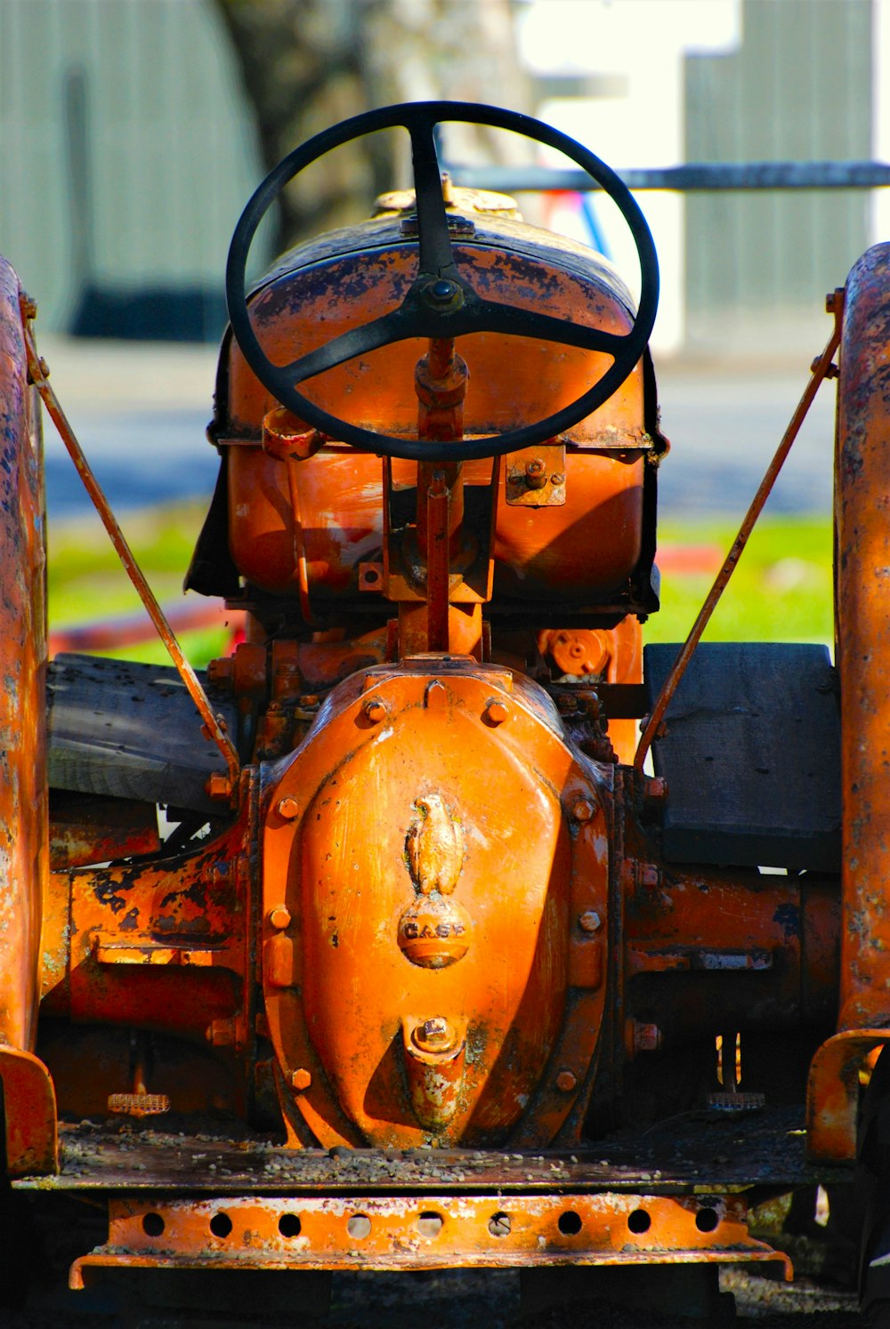 a close up of the front end of a tractor
