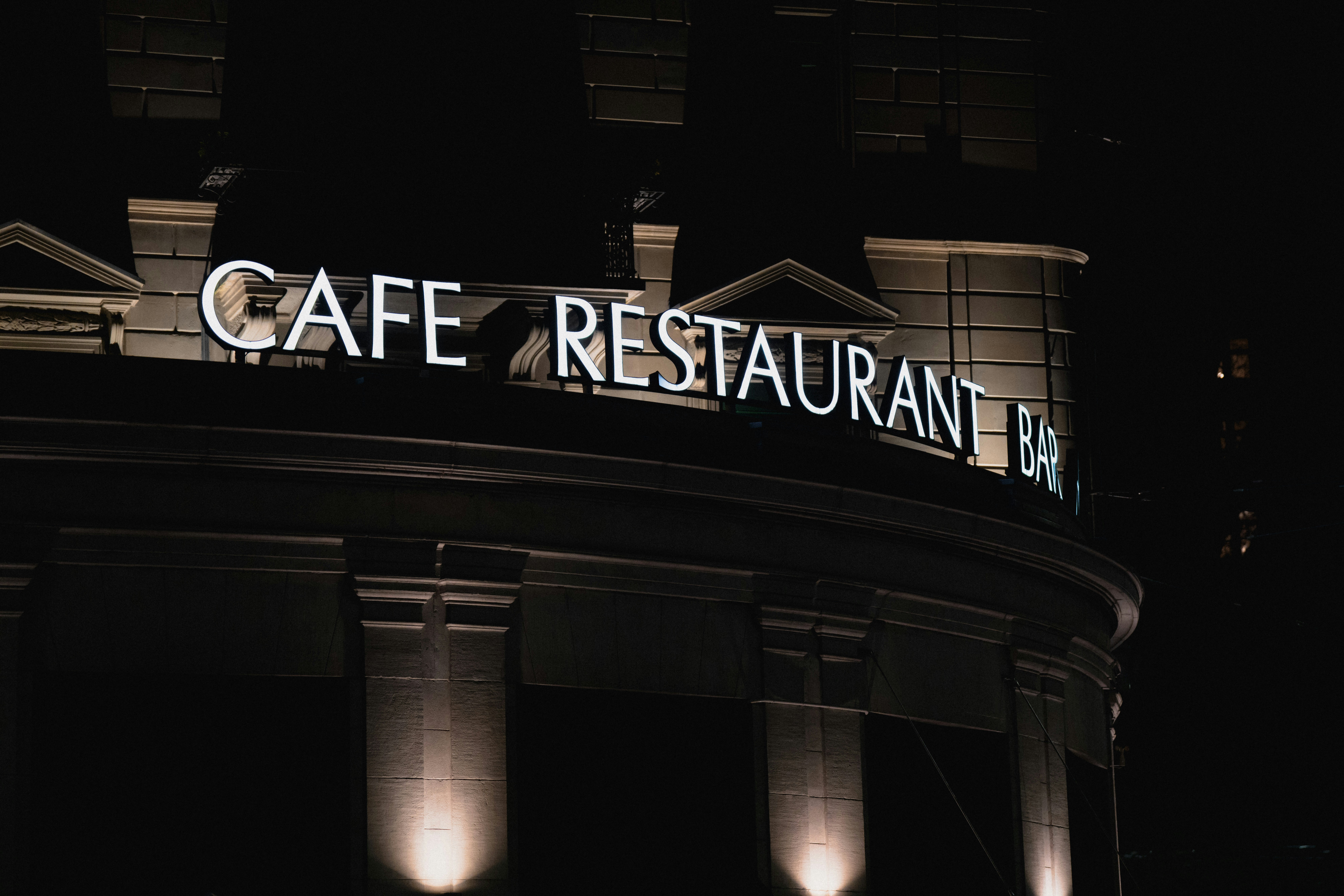 Best Restaurants in Santa Maria do Suaçuí for Business Lunches (2026)