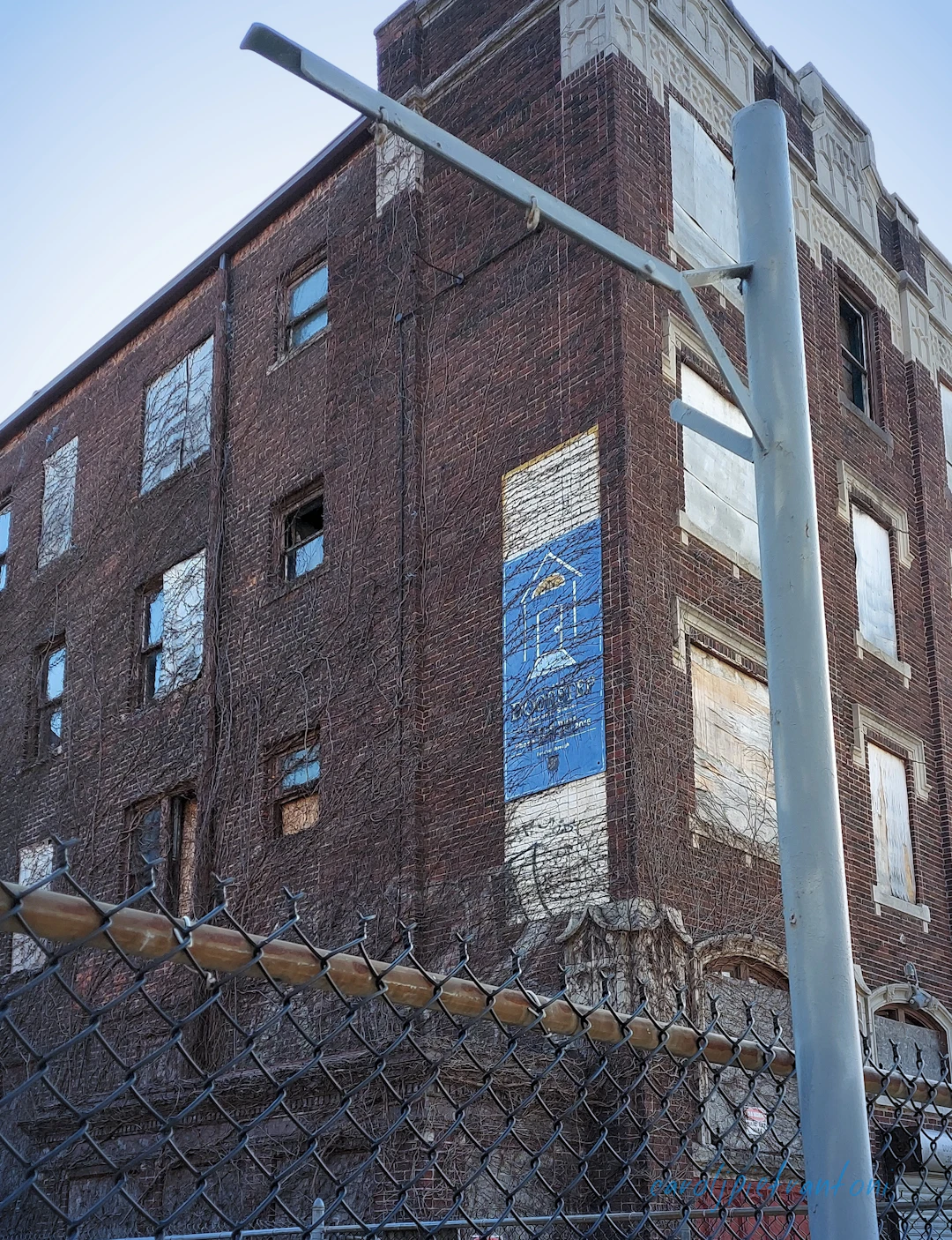 857 Woodward St