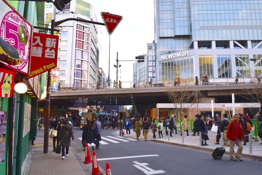 東京馬拉松新宿起點的跑者們