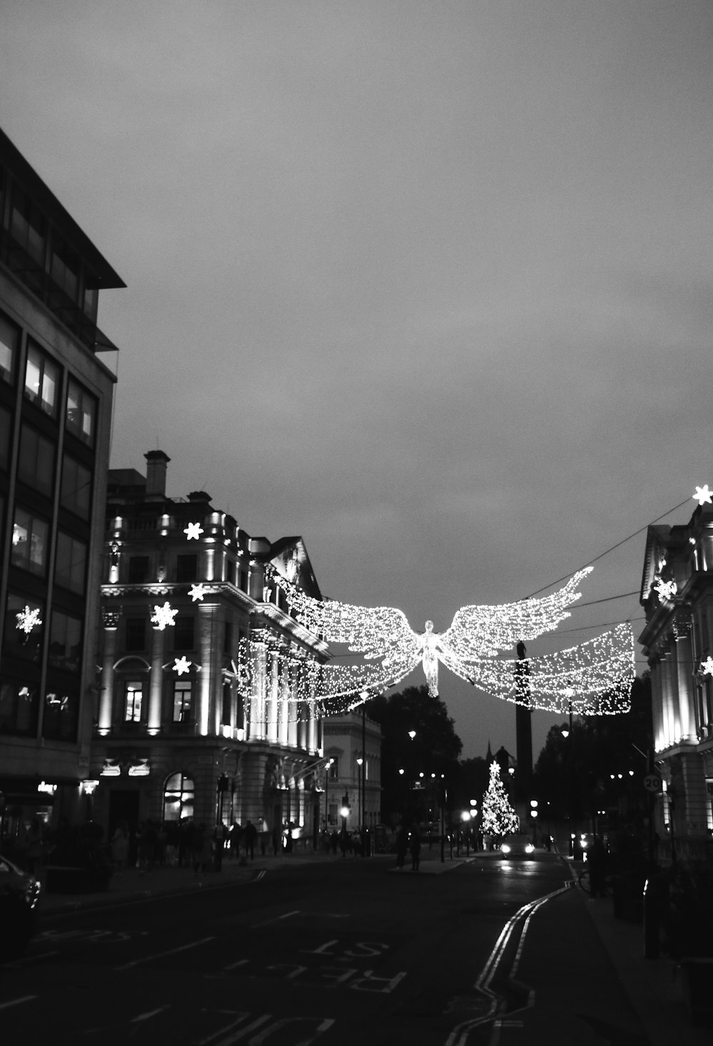 a black and white photo of a city street