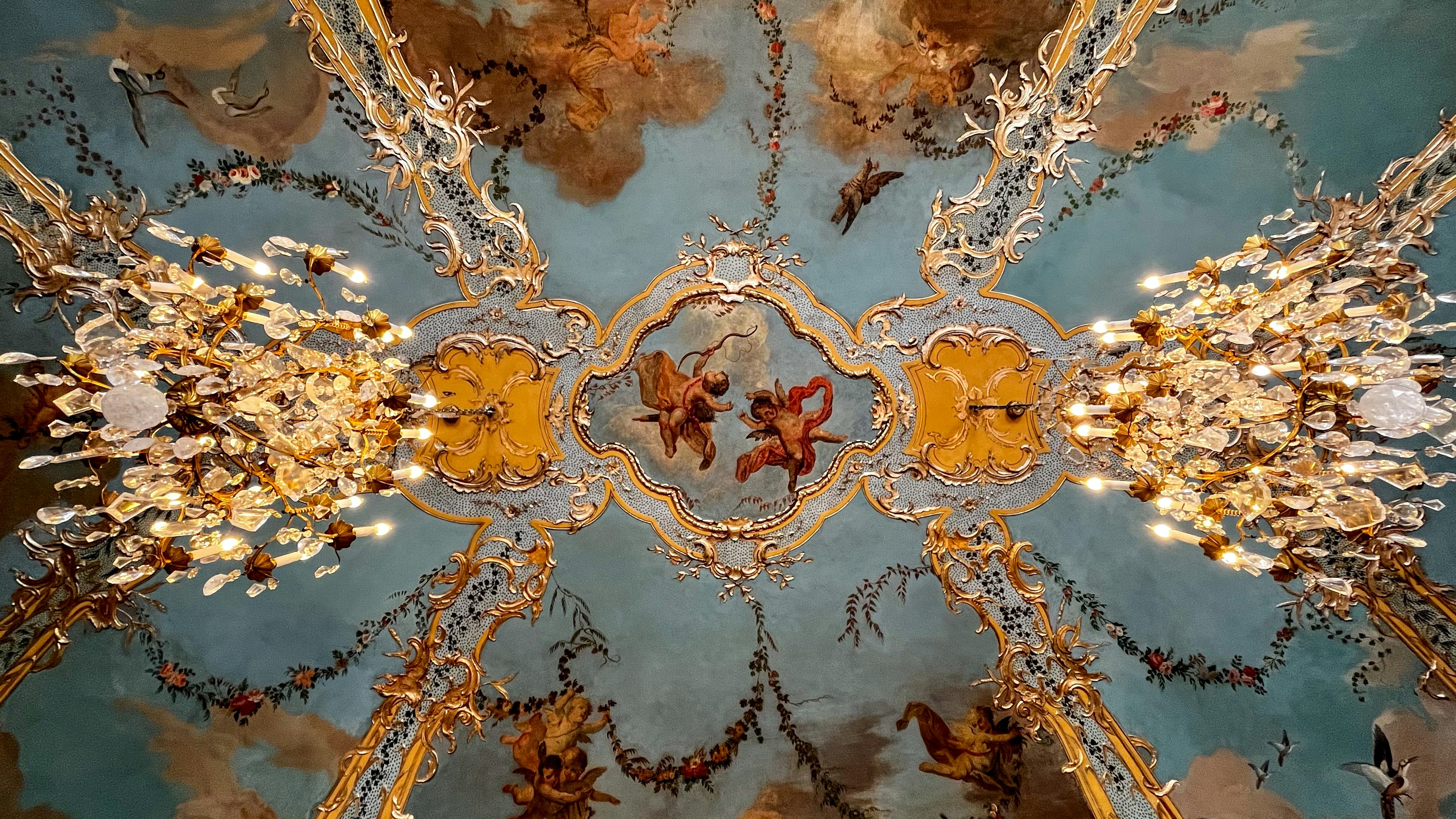 Photo by estebantrivelli