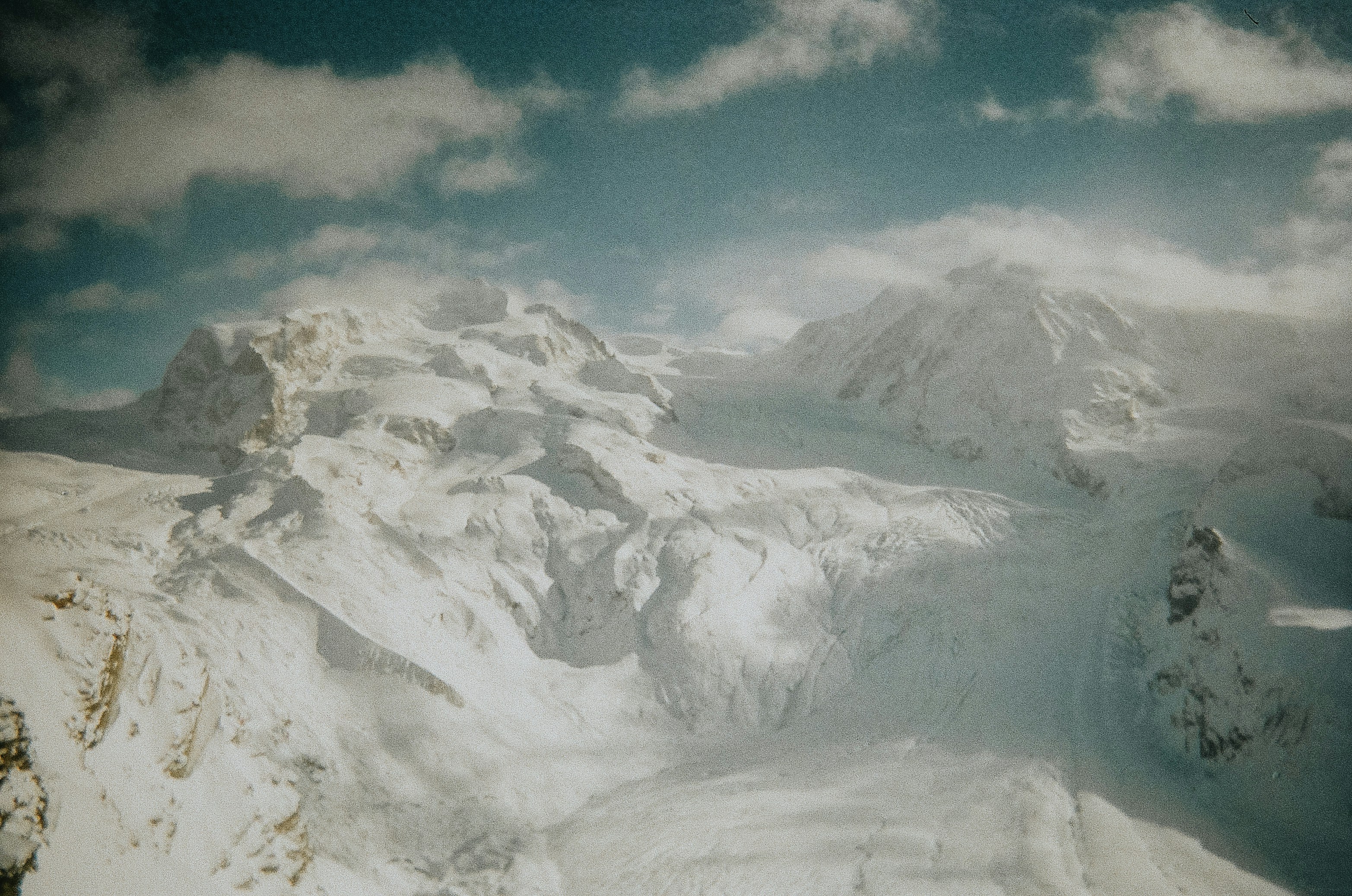 Photo by antoinekaelin