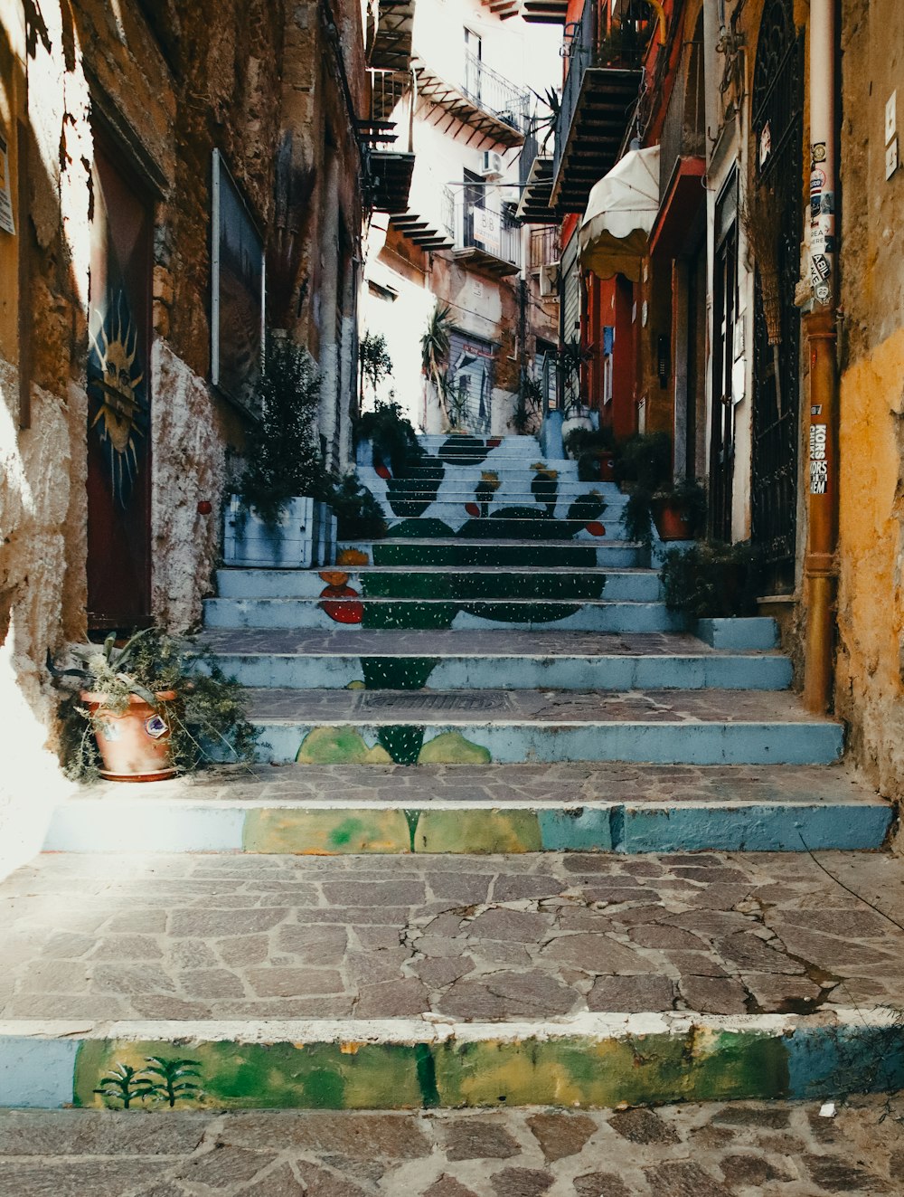 a set of steps leading up to a building