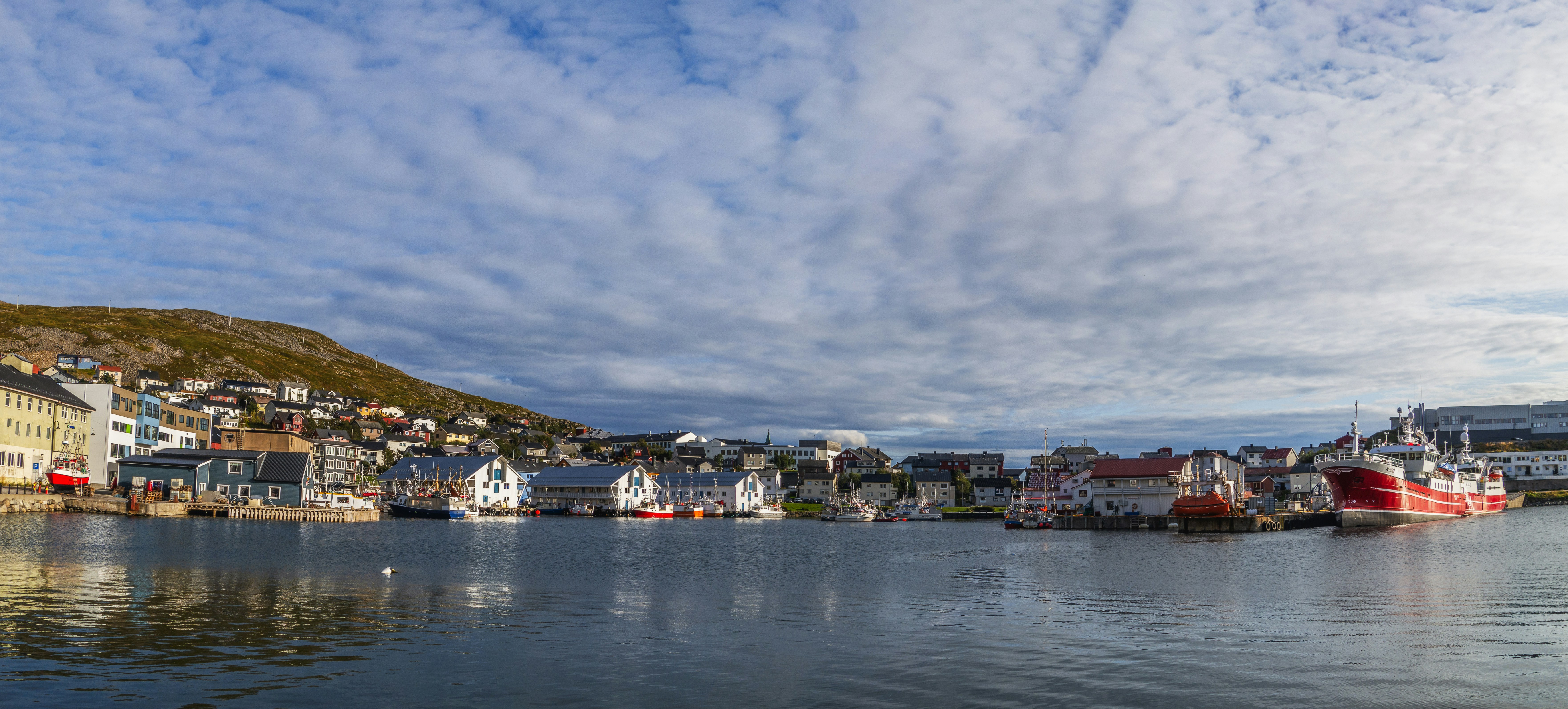 Coastal view of Honningsvåg