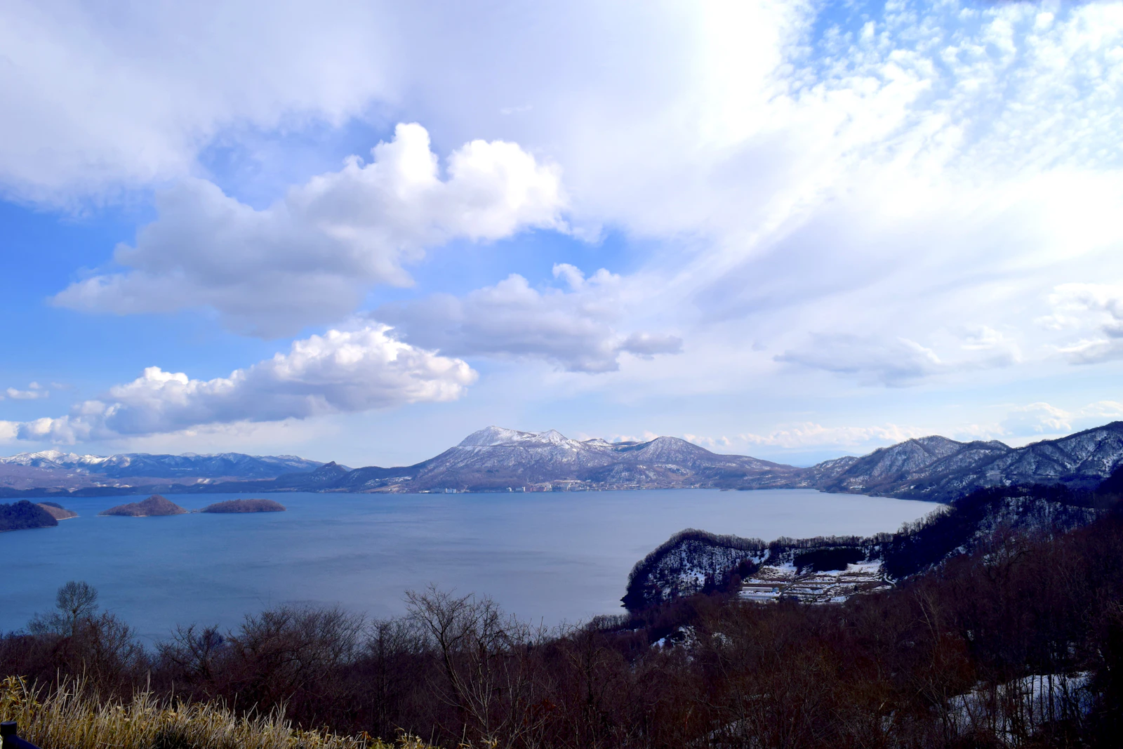 Danau Toya pada musim dingin, Hokkaido