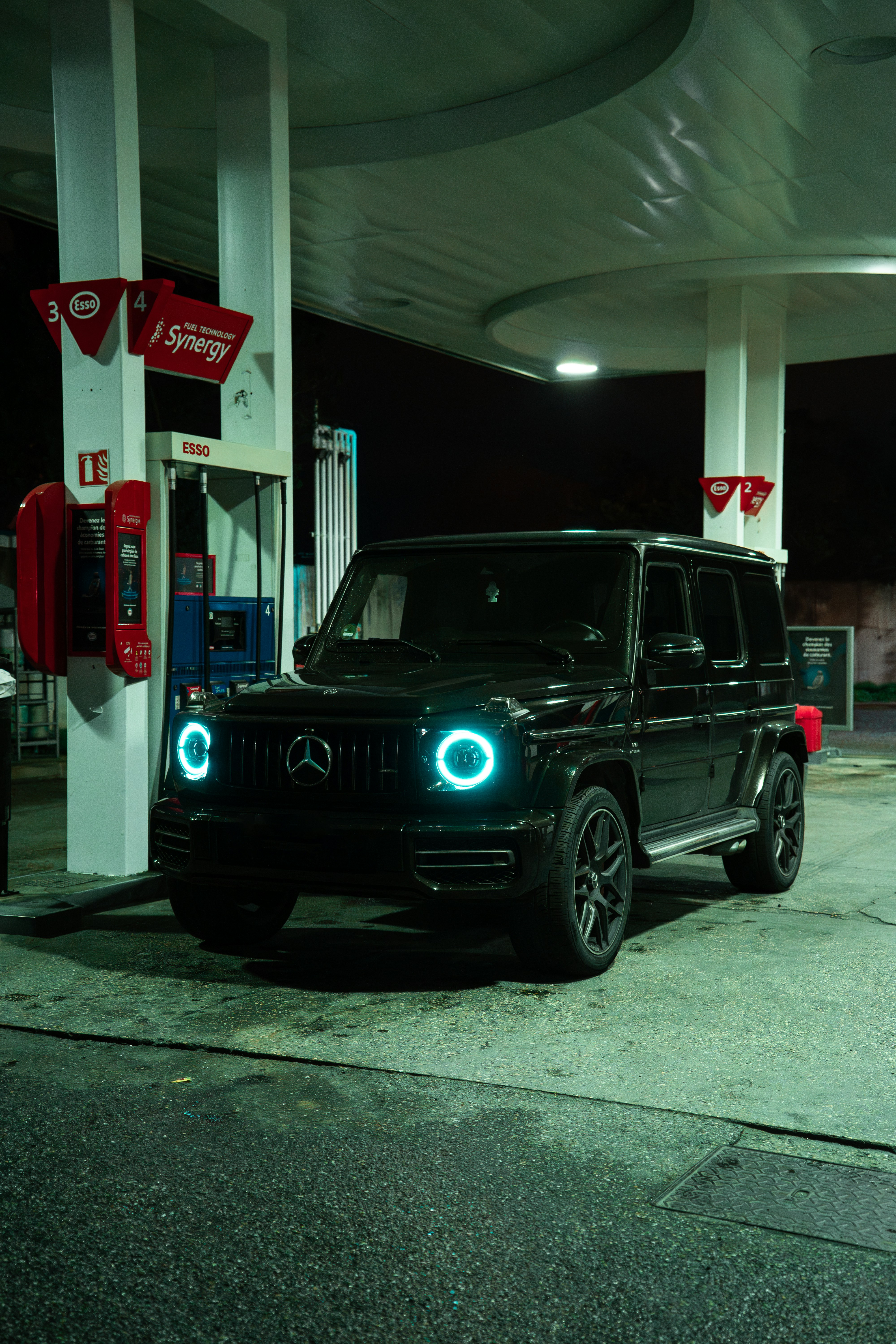 Un Mercedes Negro Benz Benz Benz Benz T