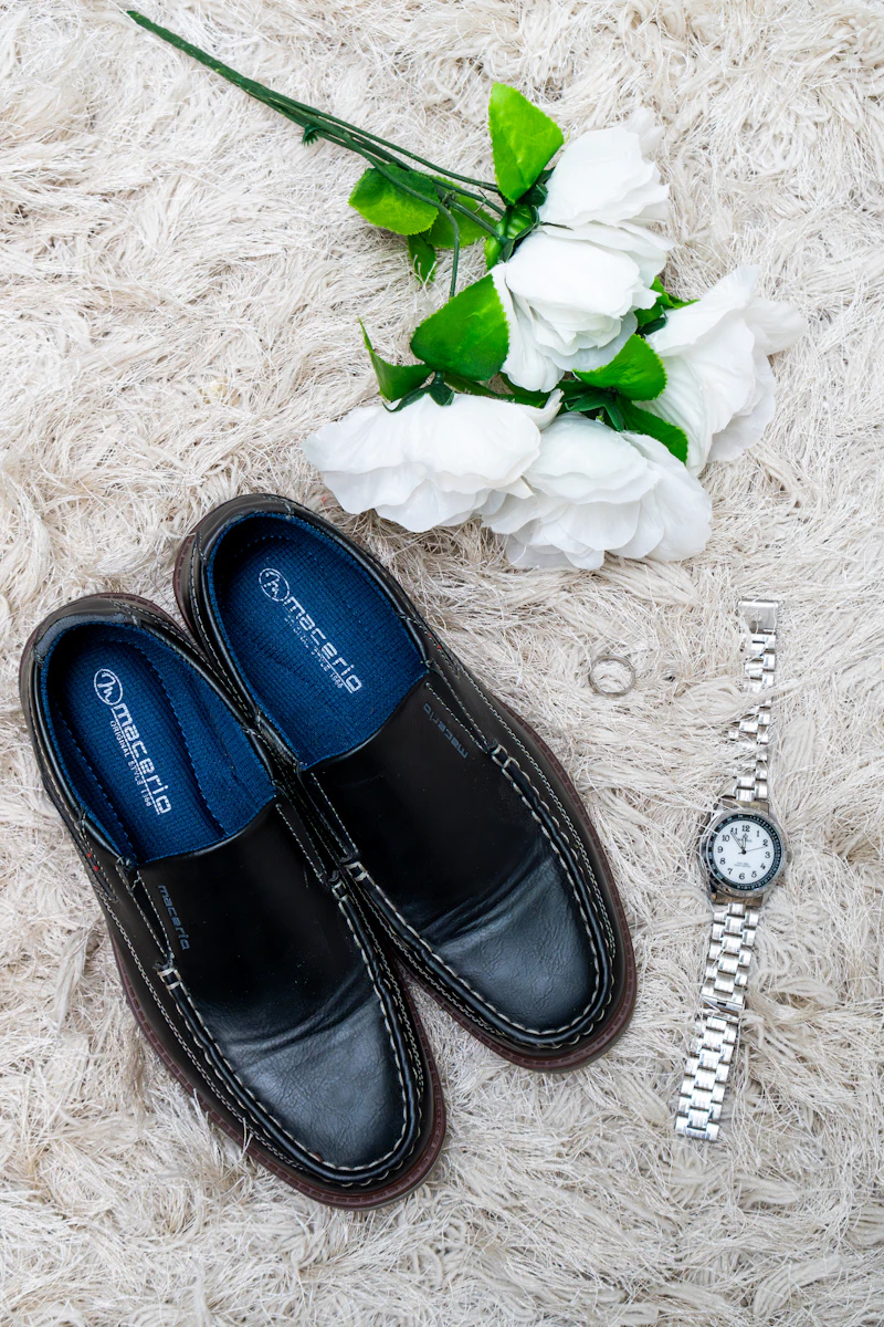 sepatu fashion Yiberly (L) hitam putih