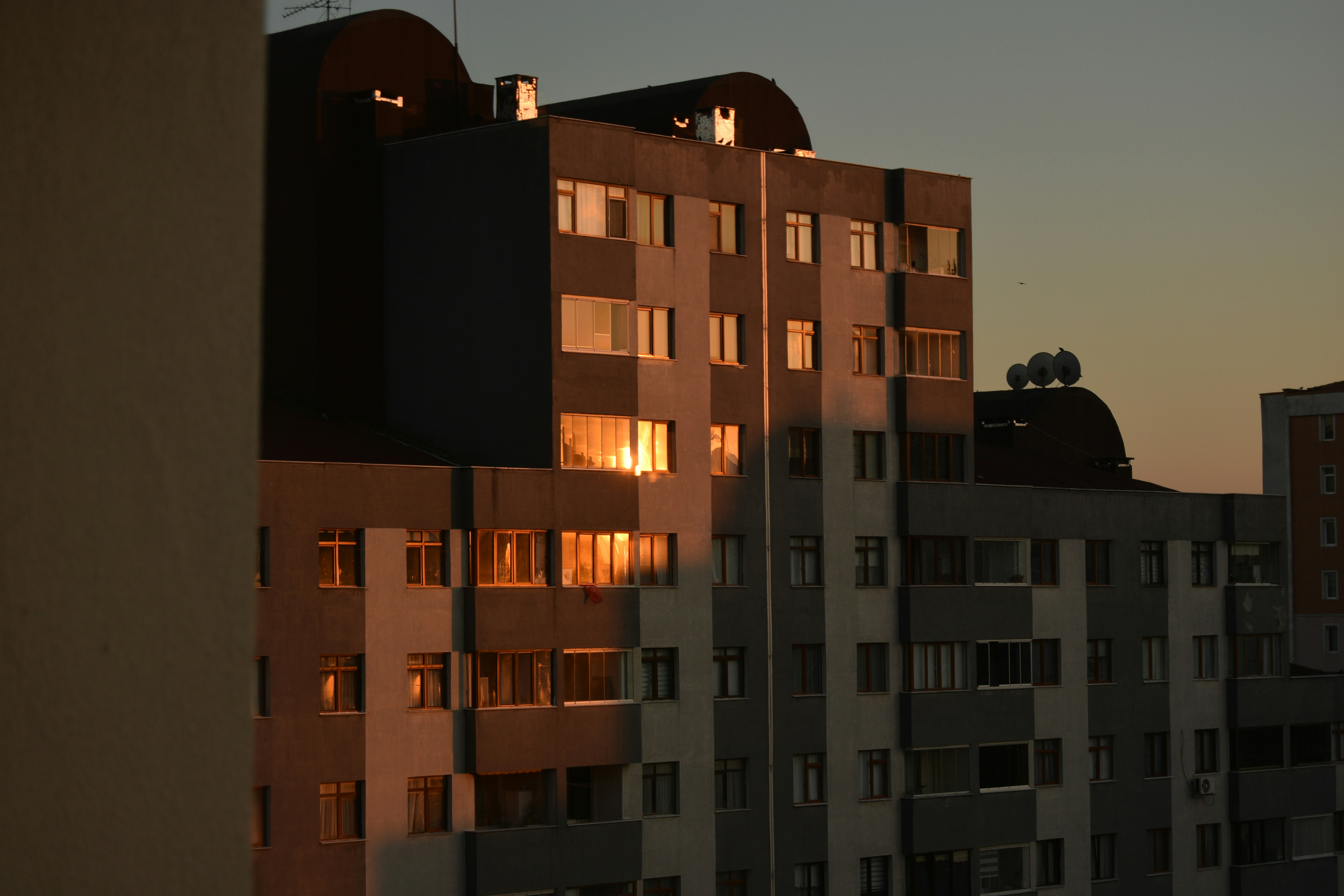 "Baan Tawan Apartment"