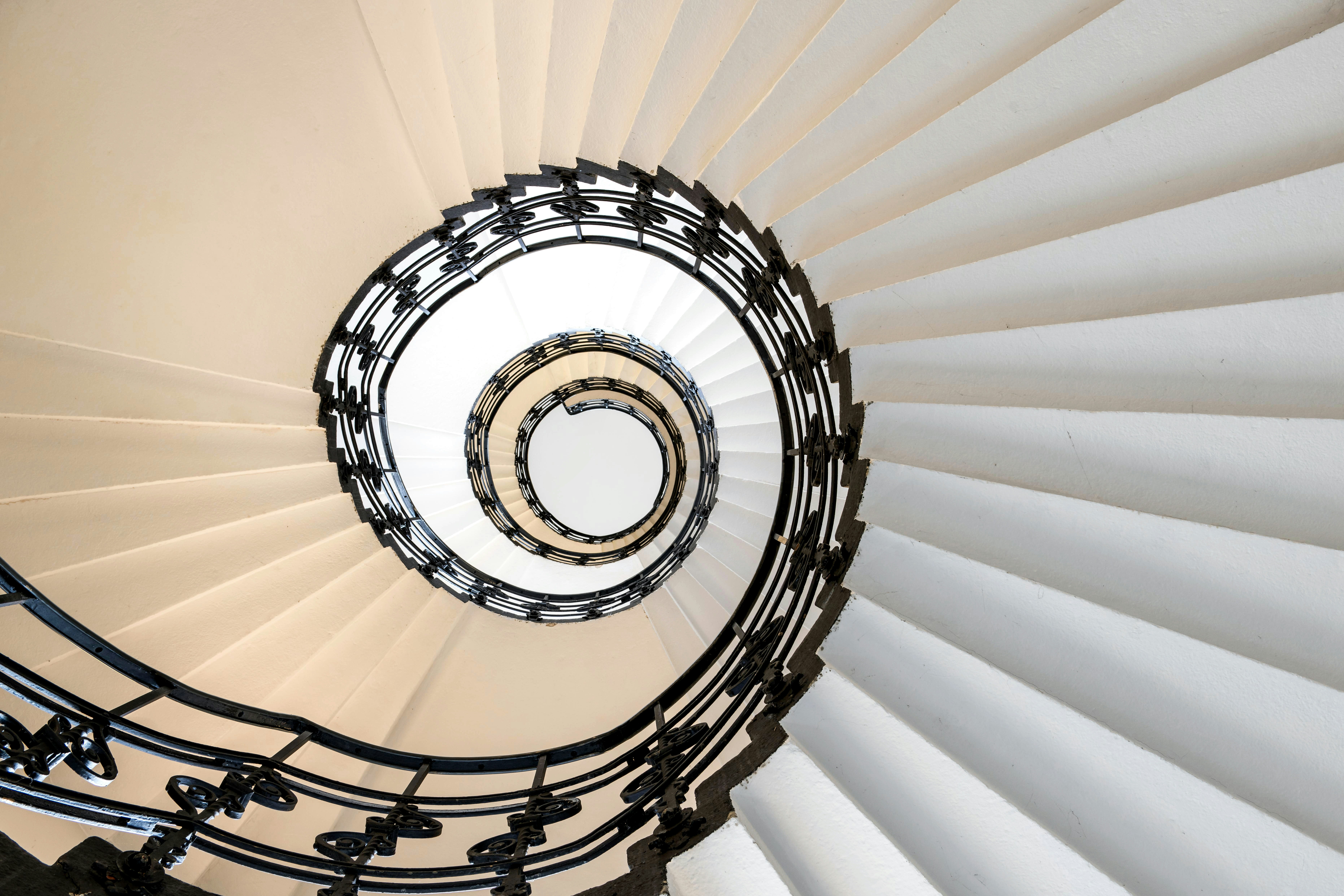 A white spiral staircase with a circular railing photo – Free Hamburg ...