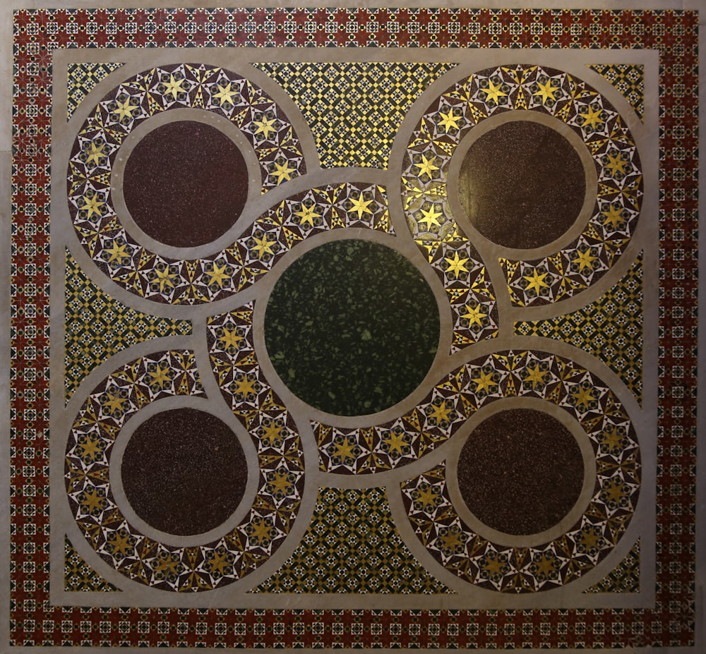 a picture of a circular design on a wall