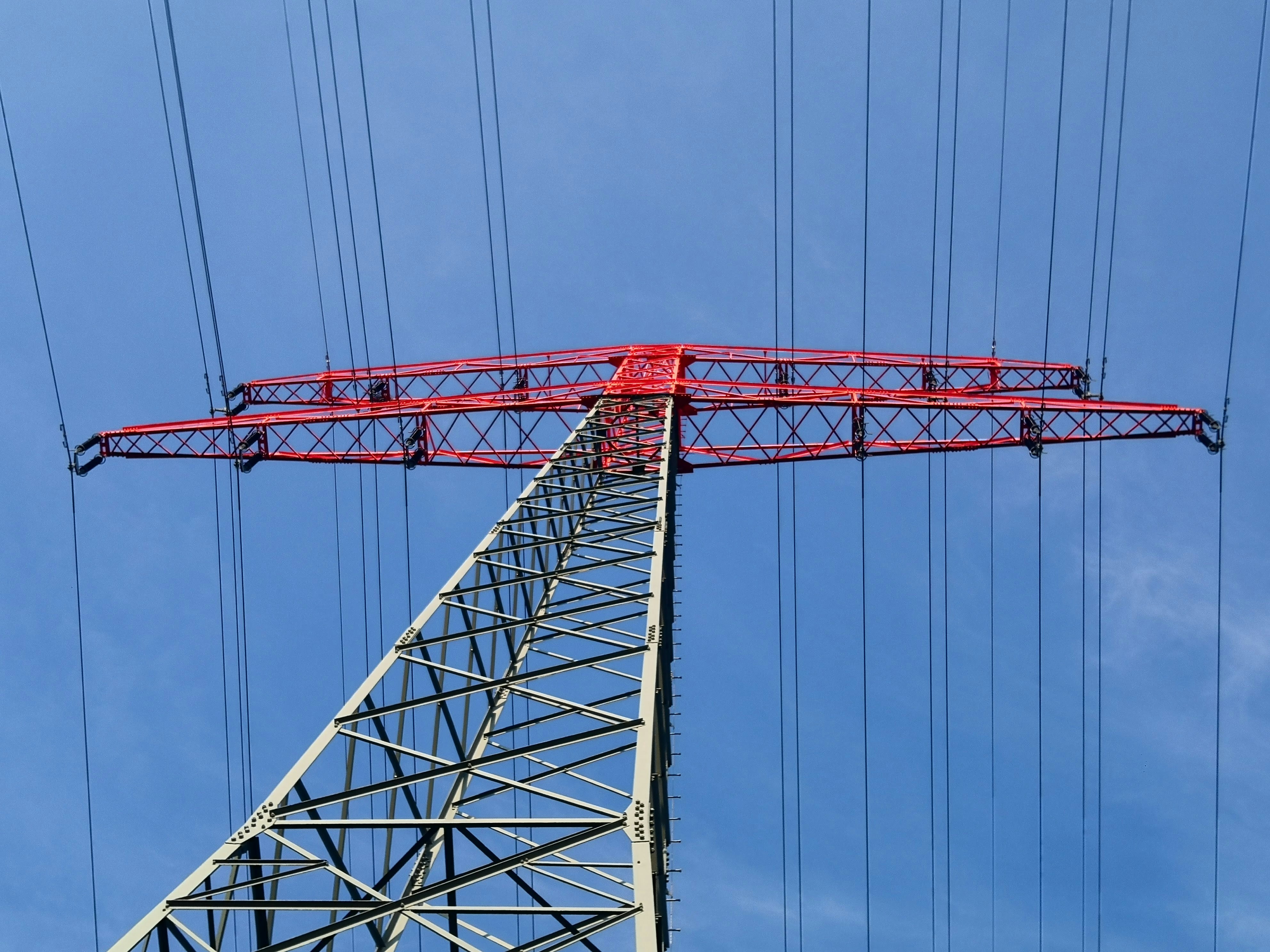 Close-up view of the intricate suspension cables of Höga Kusten Bridge