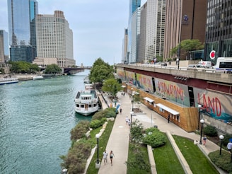 a river runs through the center of a city