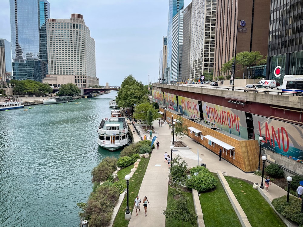 a river runs through the center of a city