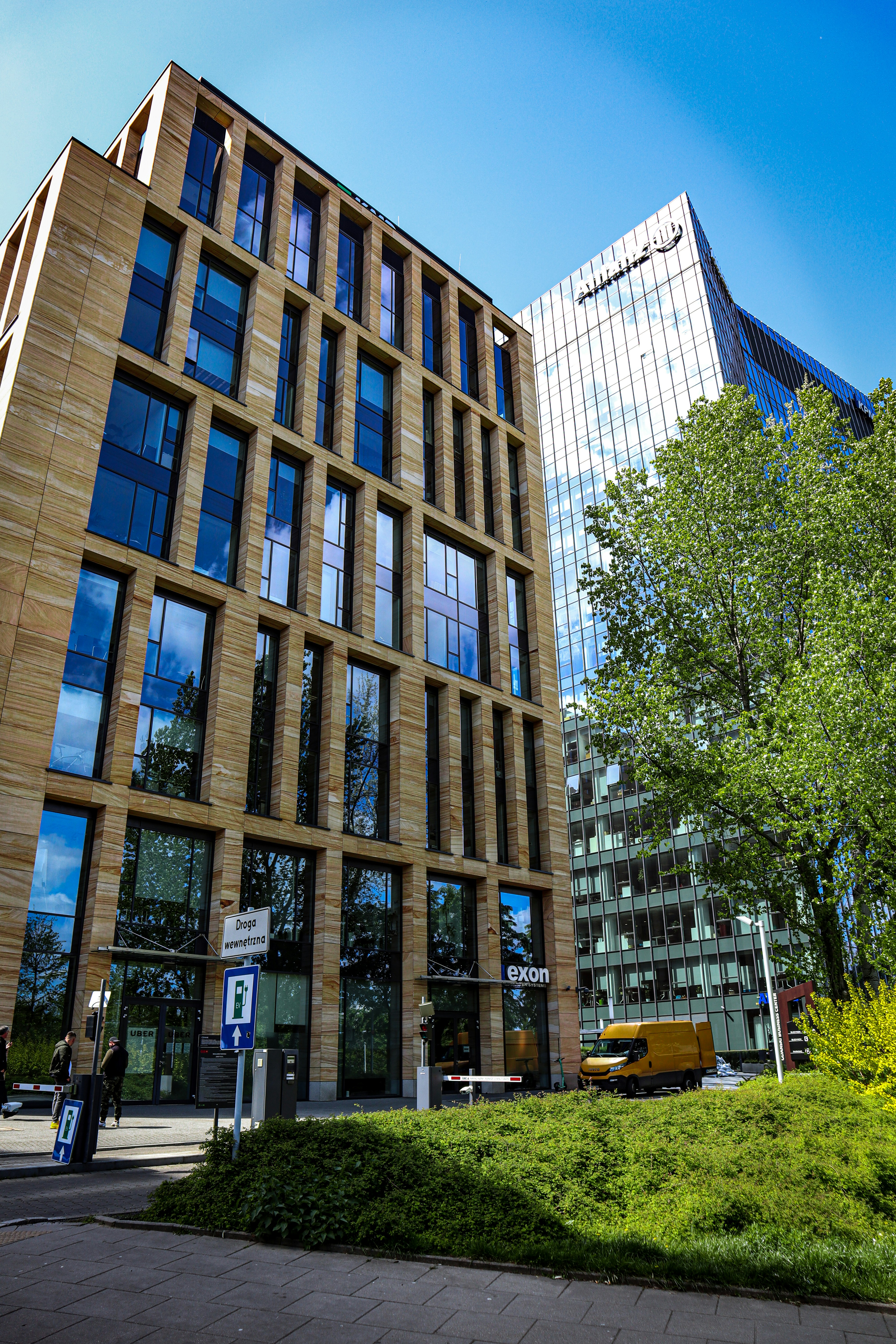 Photo by mugabo_library