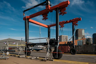 there is a crane that is on the side of the road