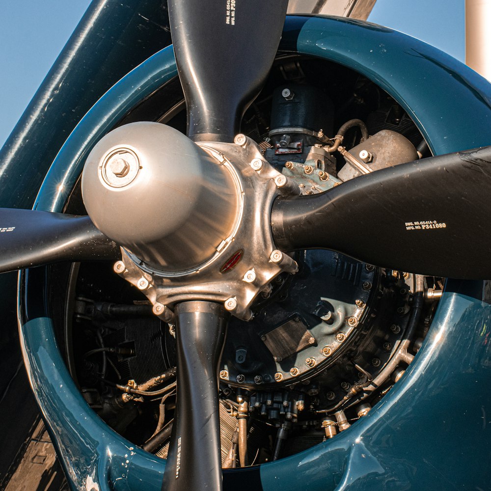 a close up of a propeller of a plane