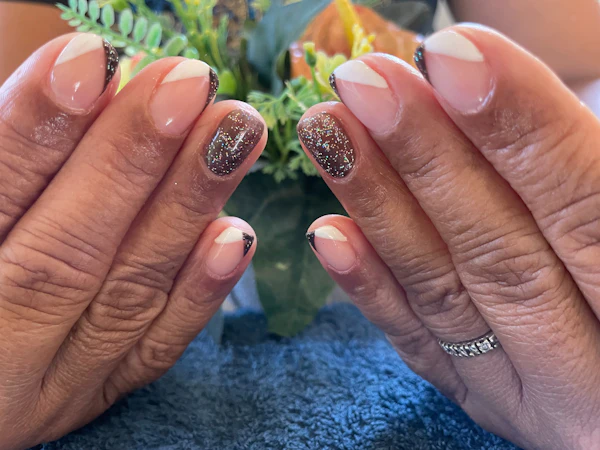 Mẫu nail Stardust – Nhũ lấp lánh toàn móng